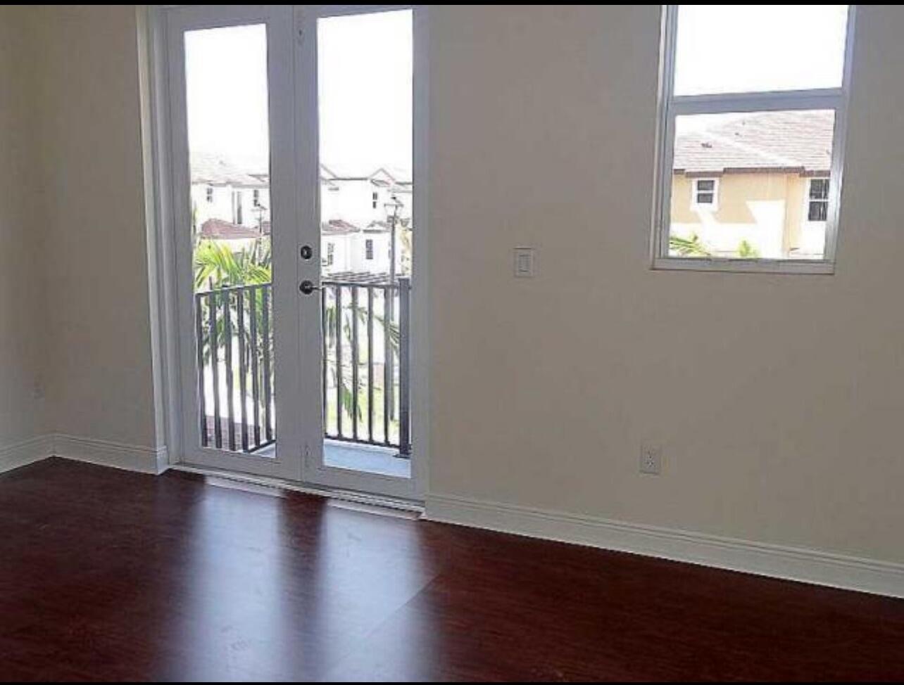 6996 Long Pine Circle Property Photo 4