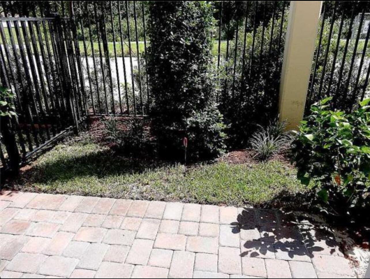 6996 Long Pine Circle Property Photo 7