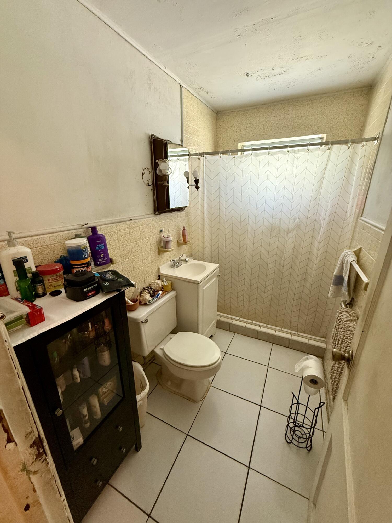 3520 Suncrest Road Property Photo 6