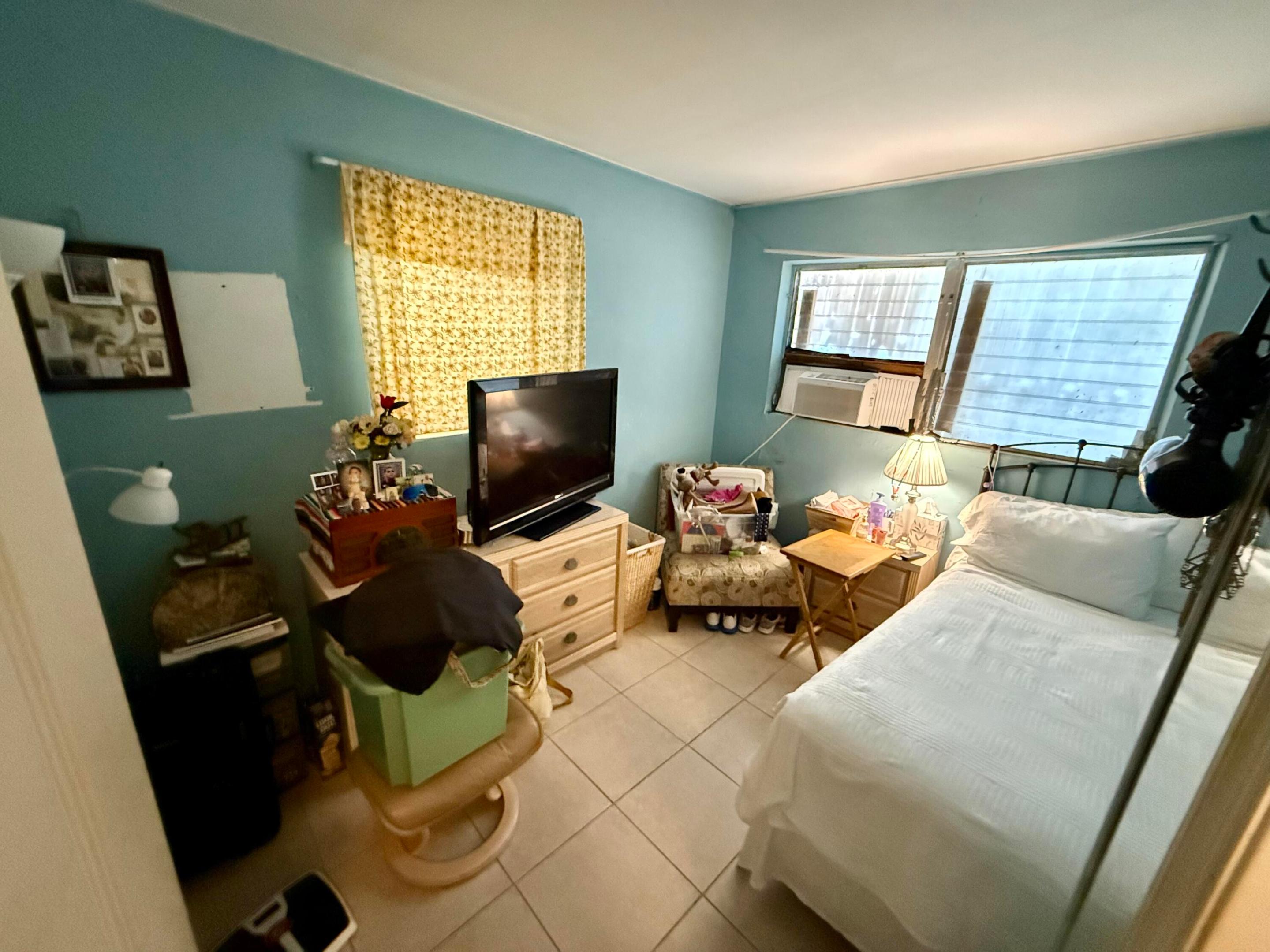 3520 Suncrest Road Property Photo 7