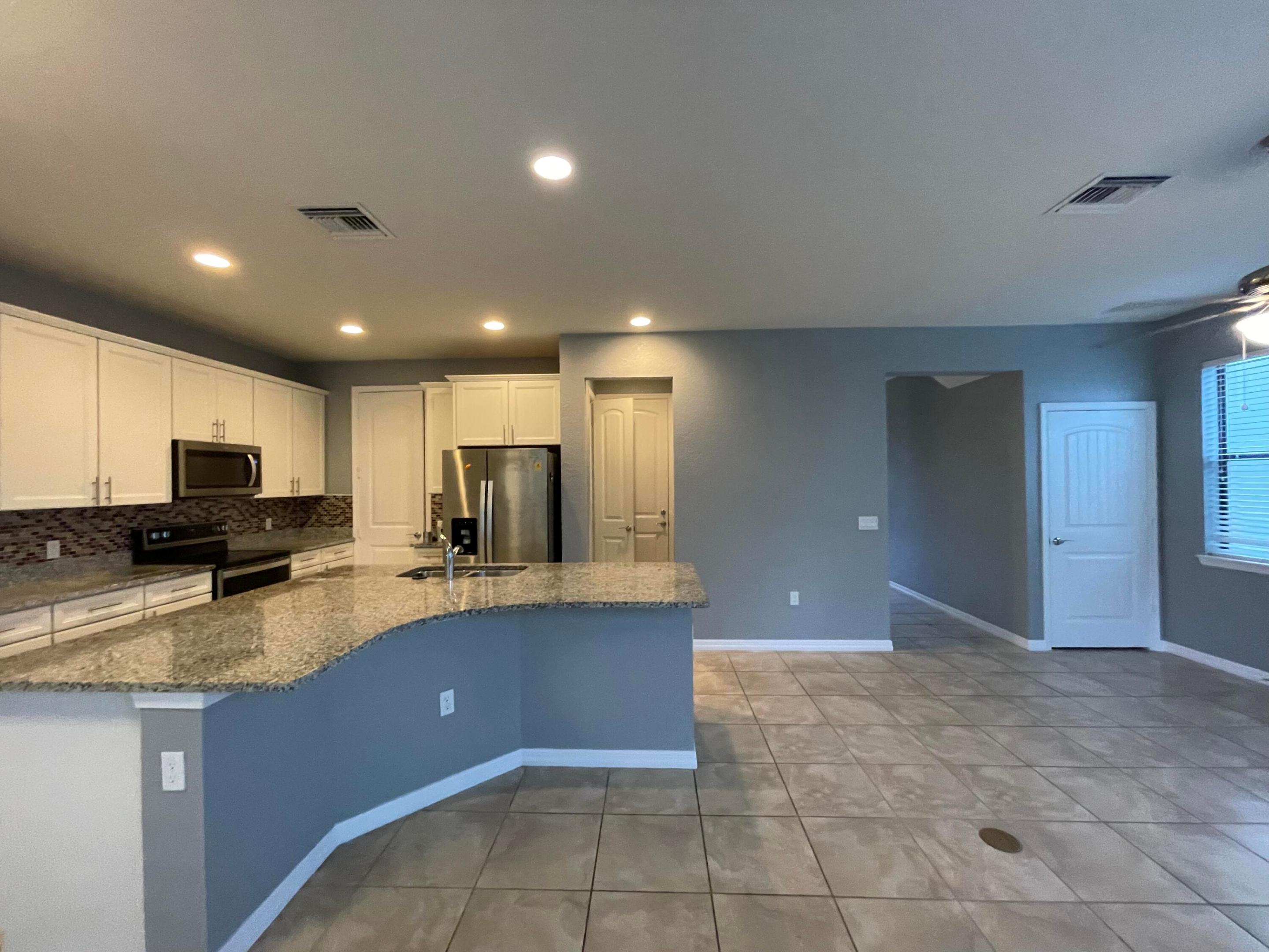 4516 San Fratello Circle Property Photo 6