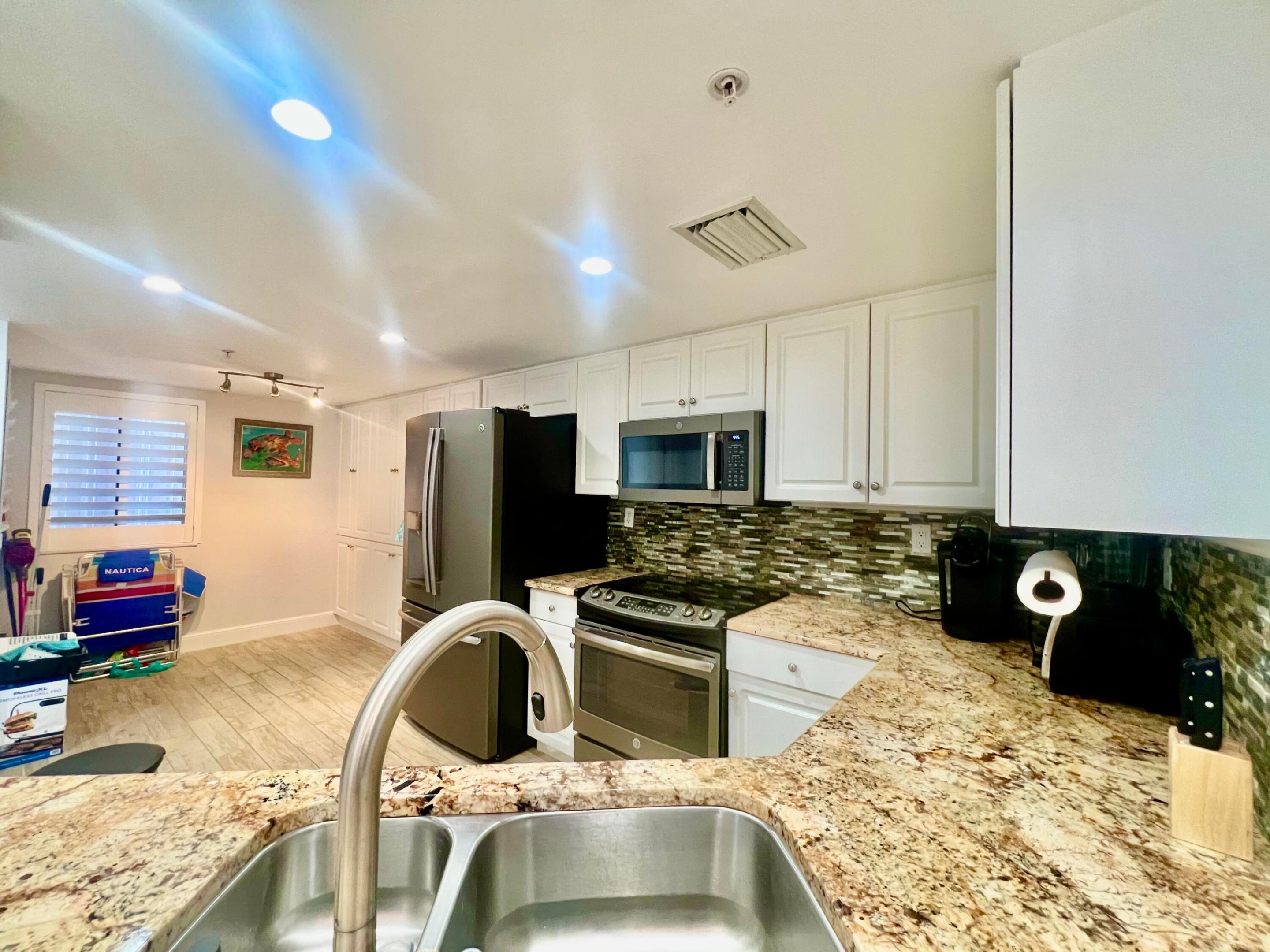 3880 N Highway A1a 604 Property Photo 16