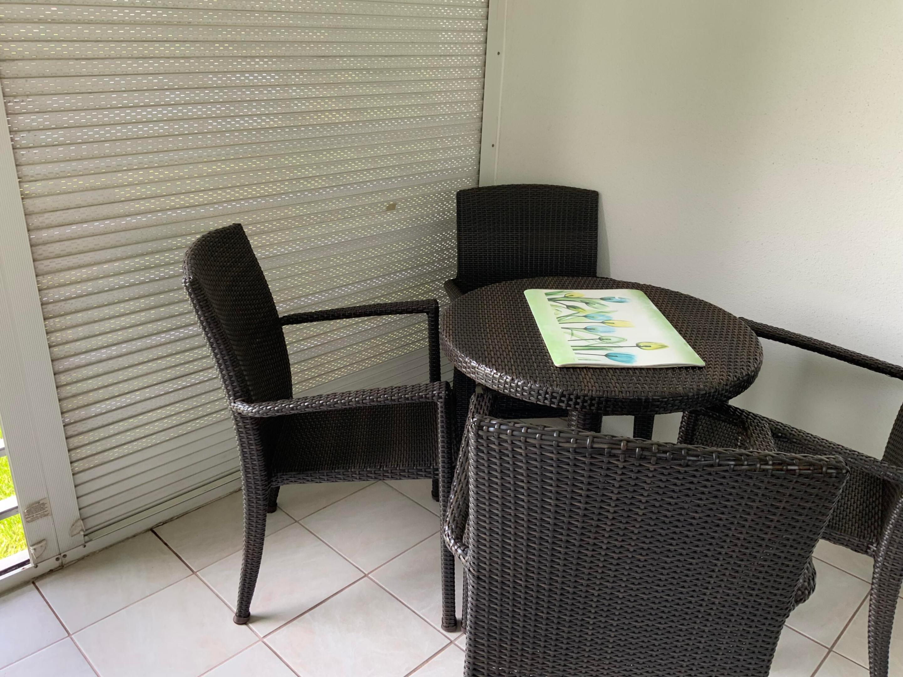 2050 Hythe C Property Photo 7