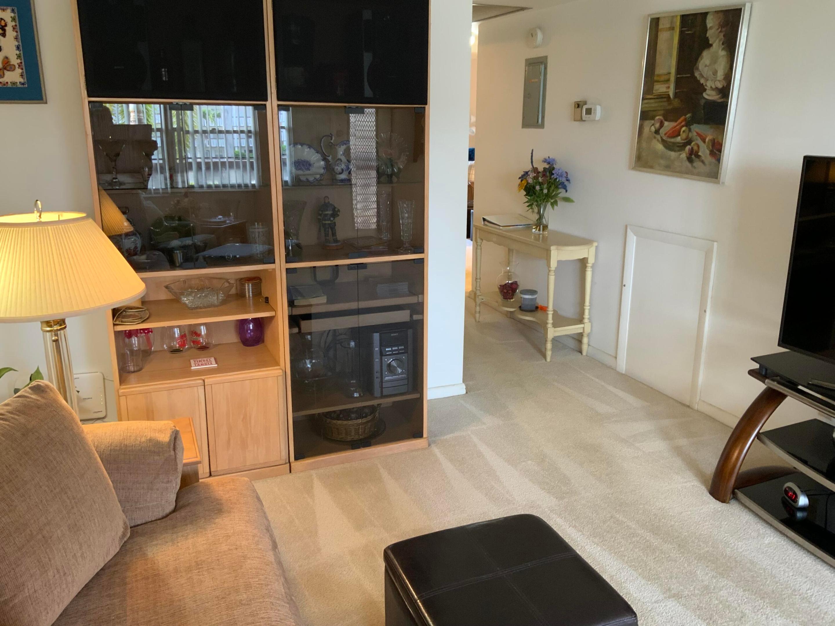 2050 Hythe C Property Photo 18