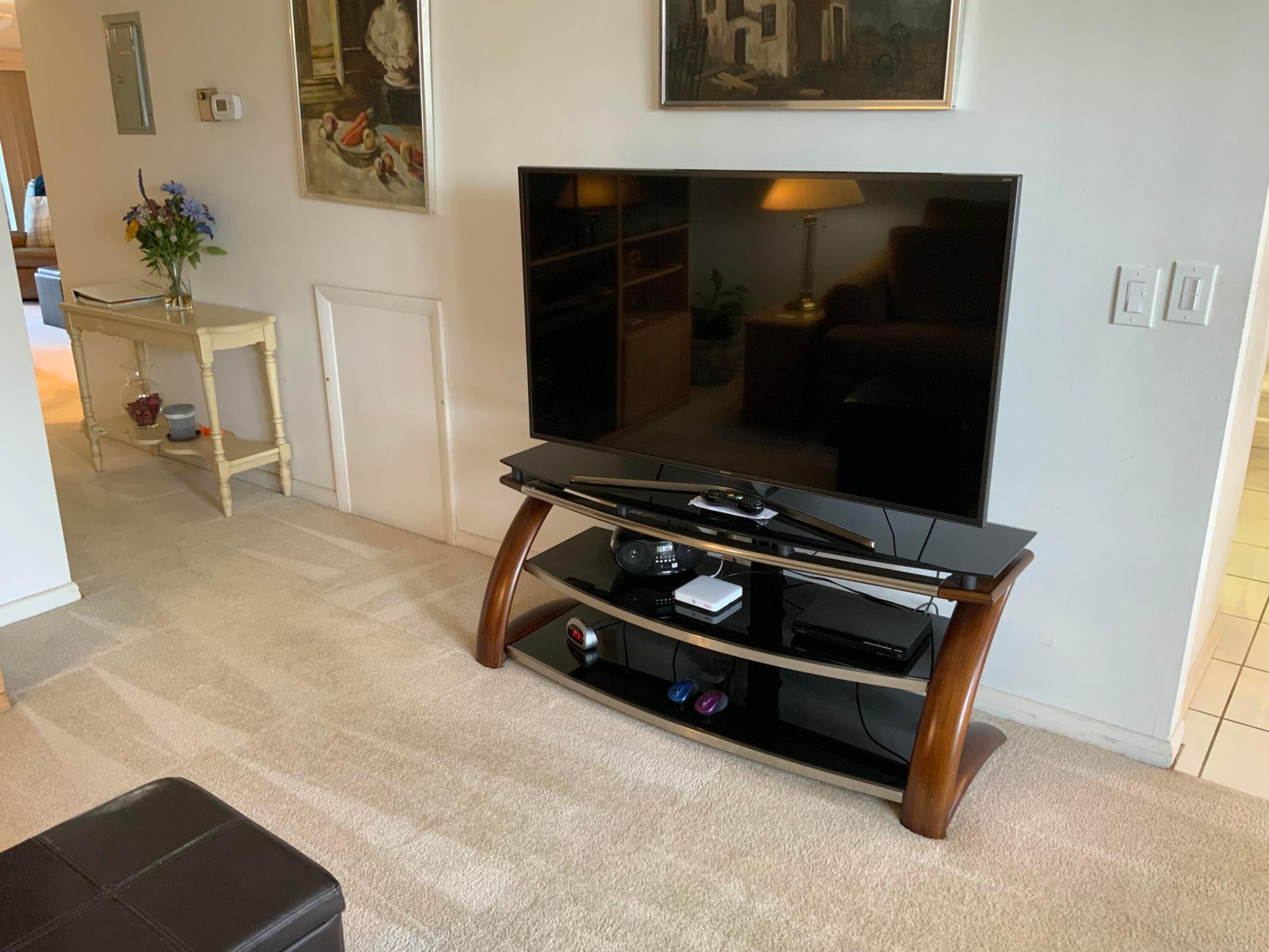 2050 Hythe C Property Photo 19