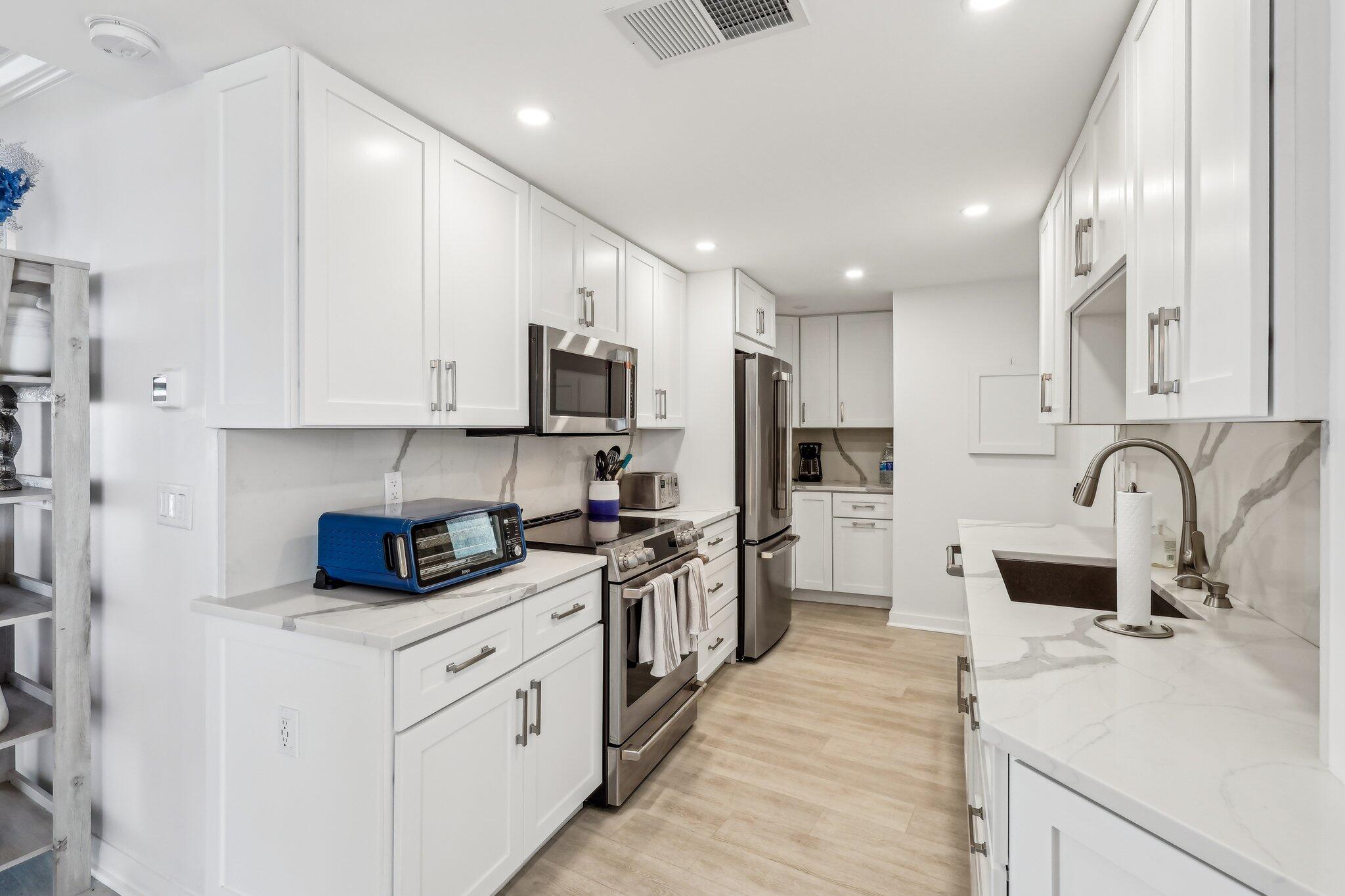 5400 N Ocean Drive E Pha Property Photo 11
