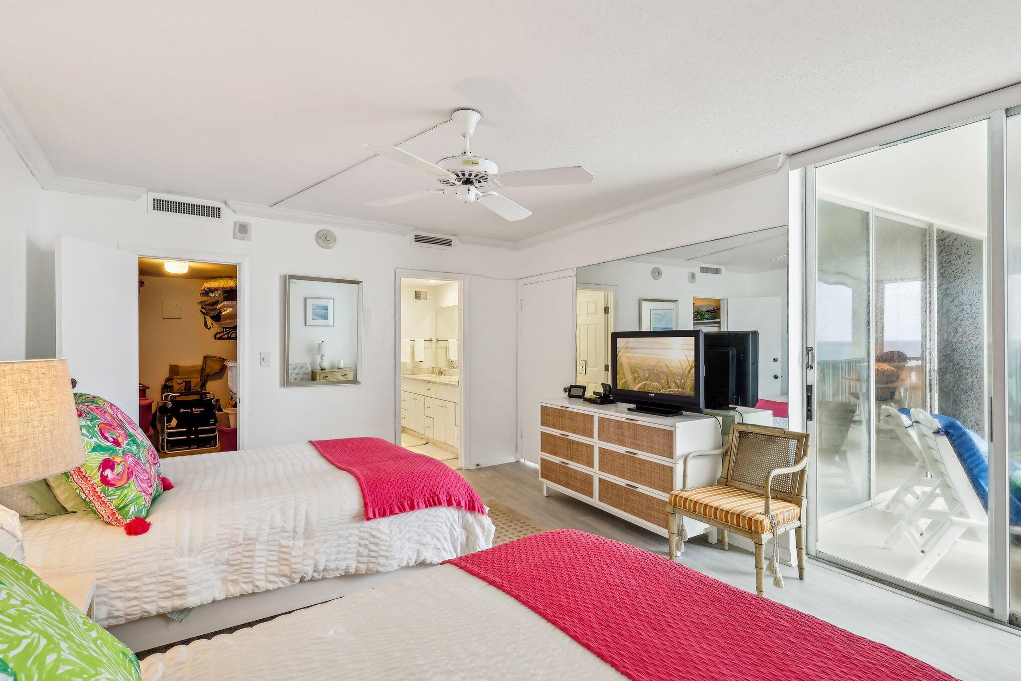 5400 N Ocean Drive E Pha Property Photo 18