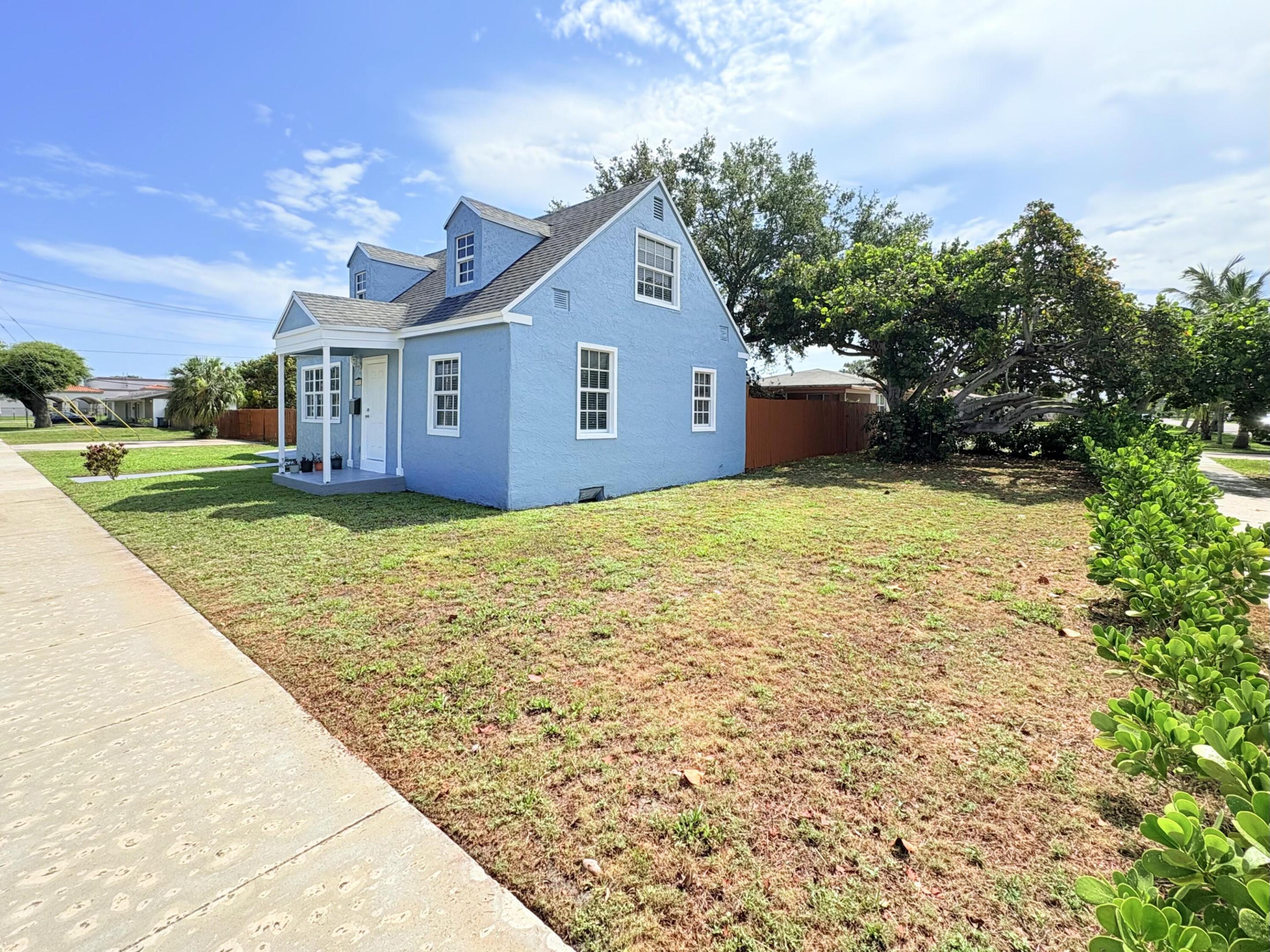307 4th Street Property Photo 2