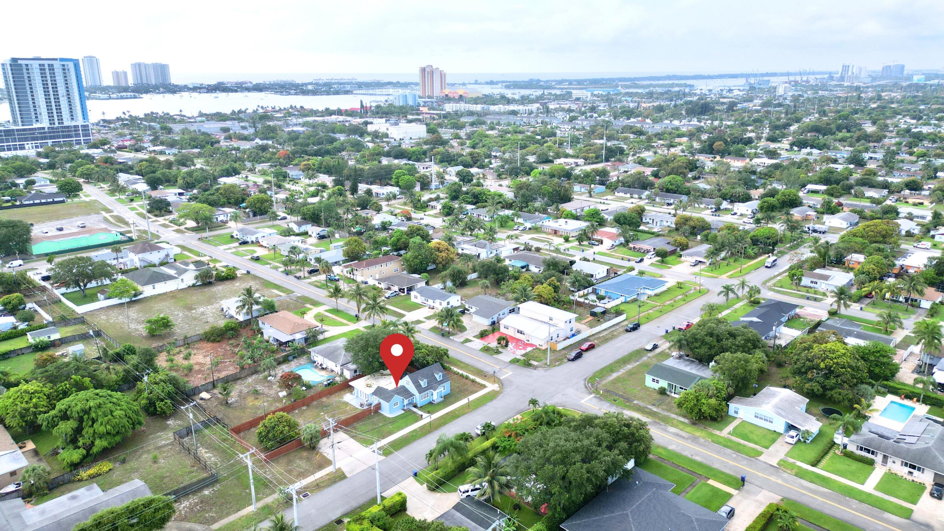 307 4th Street Property Photo 8