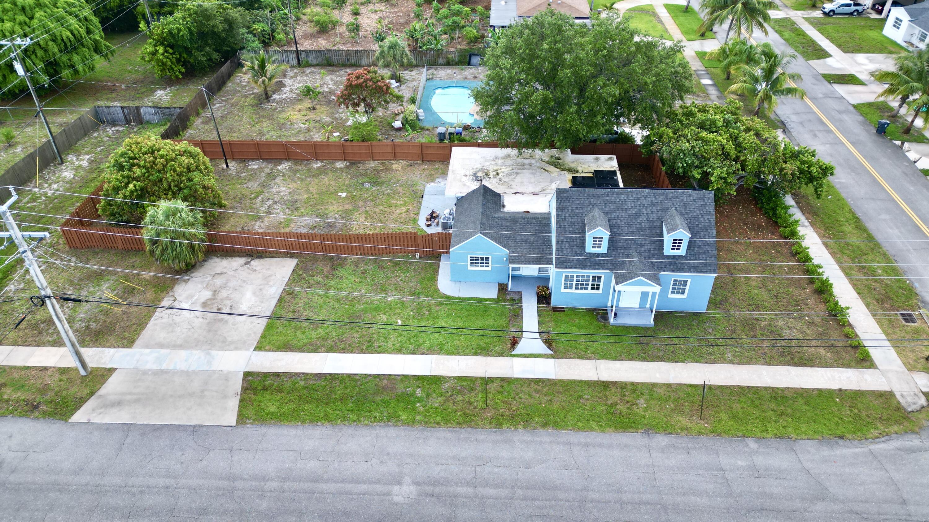 307 4th Street Property Photo 15