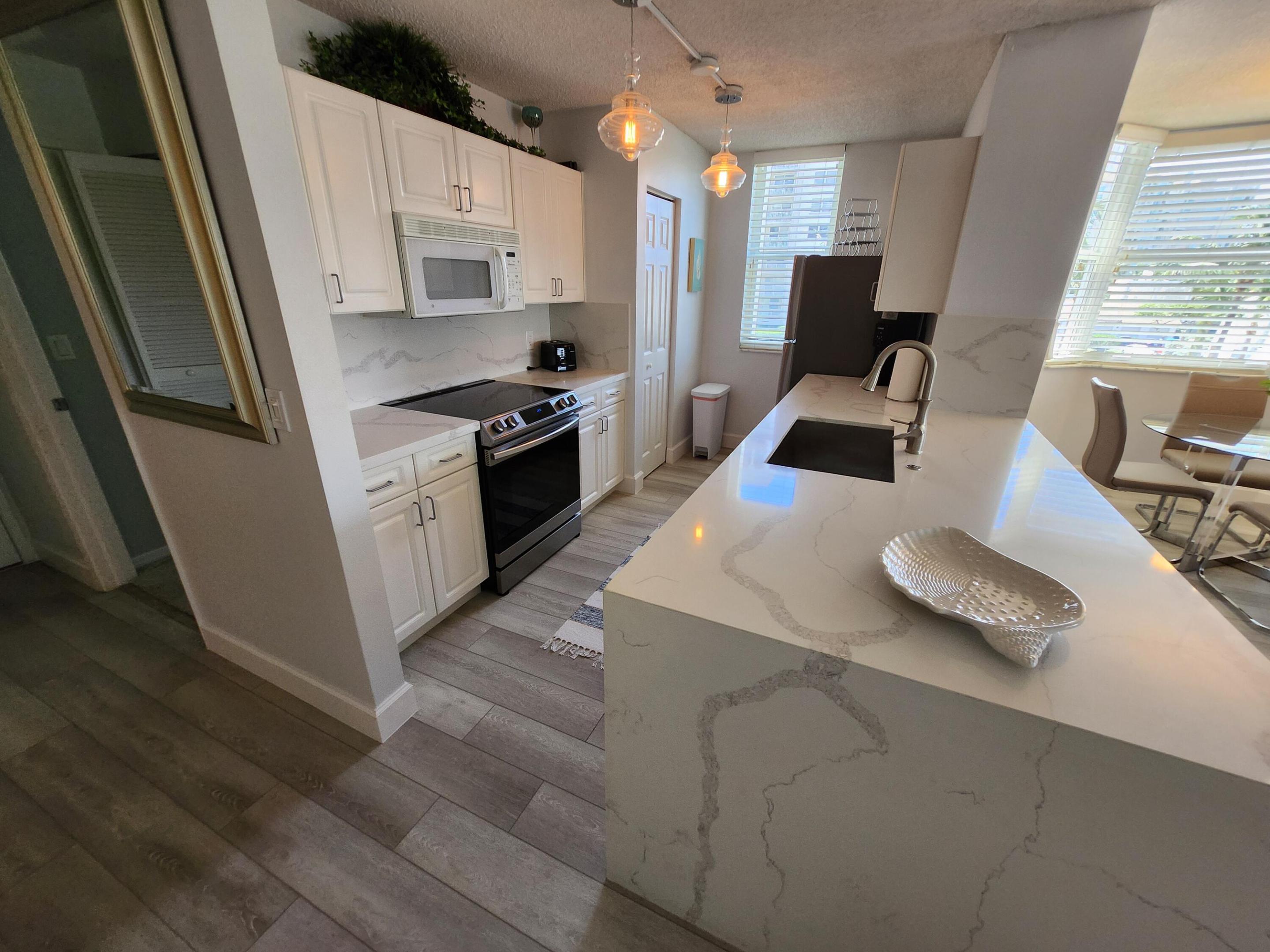 3594 S Ocean Boulevard 301 Property Photo 12