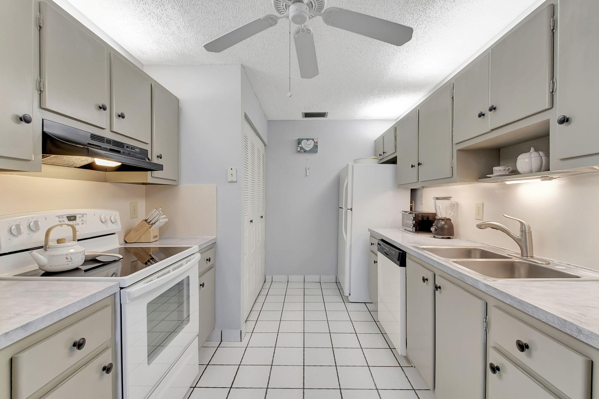 14195 Campanelli Drive Property Photo 12