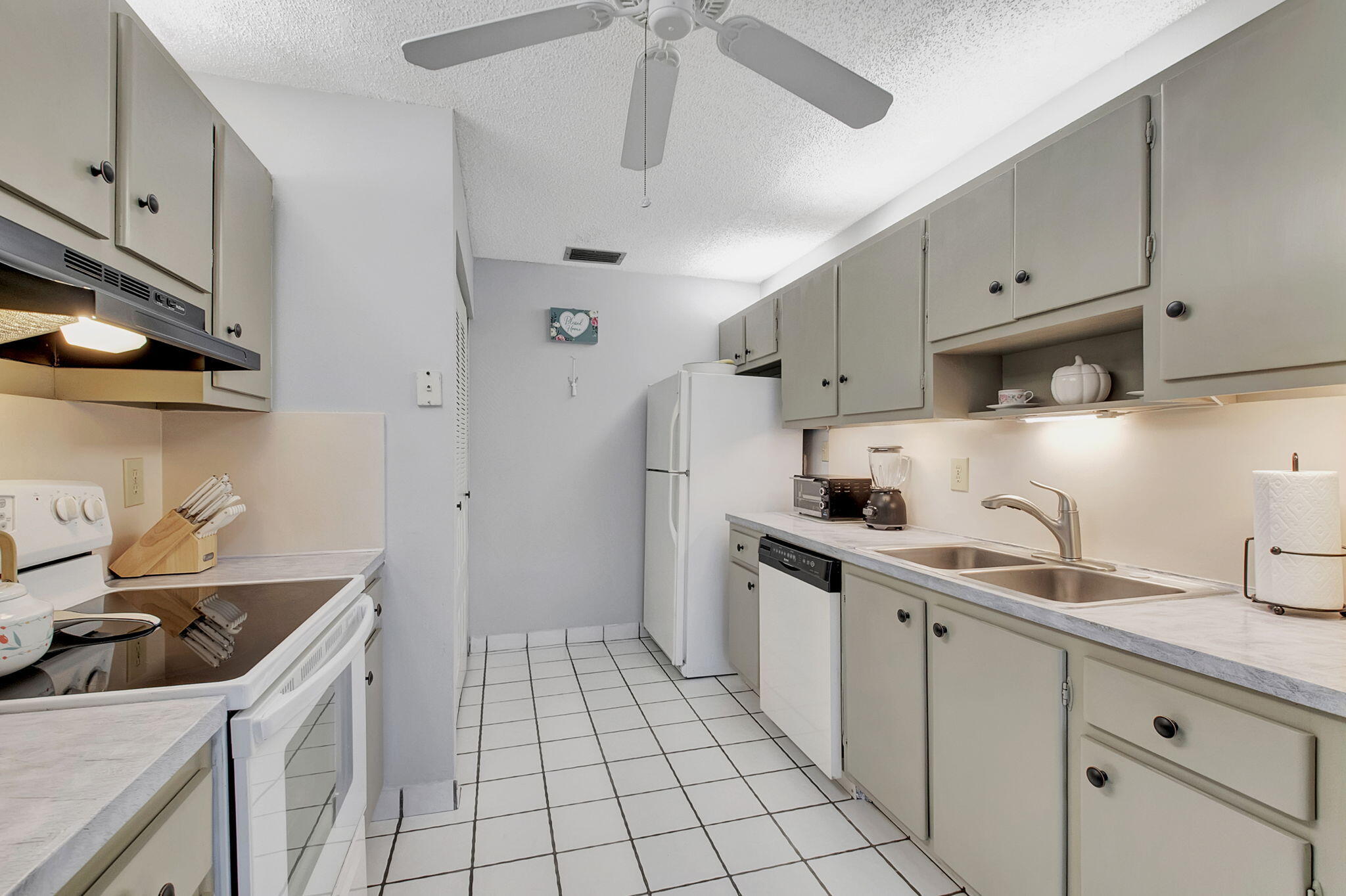 14195 Campanelli Drive Property Photo 14