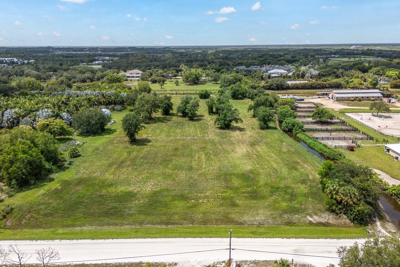 16526 Hollow Tree Lane Property Photo 9