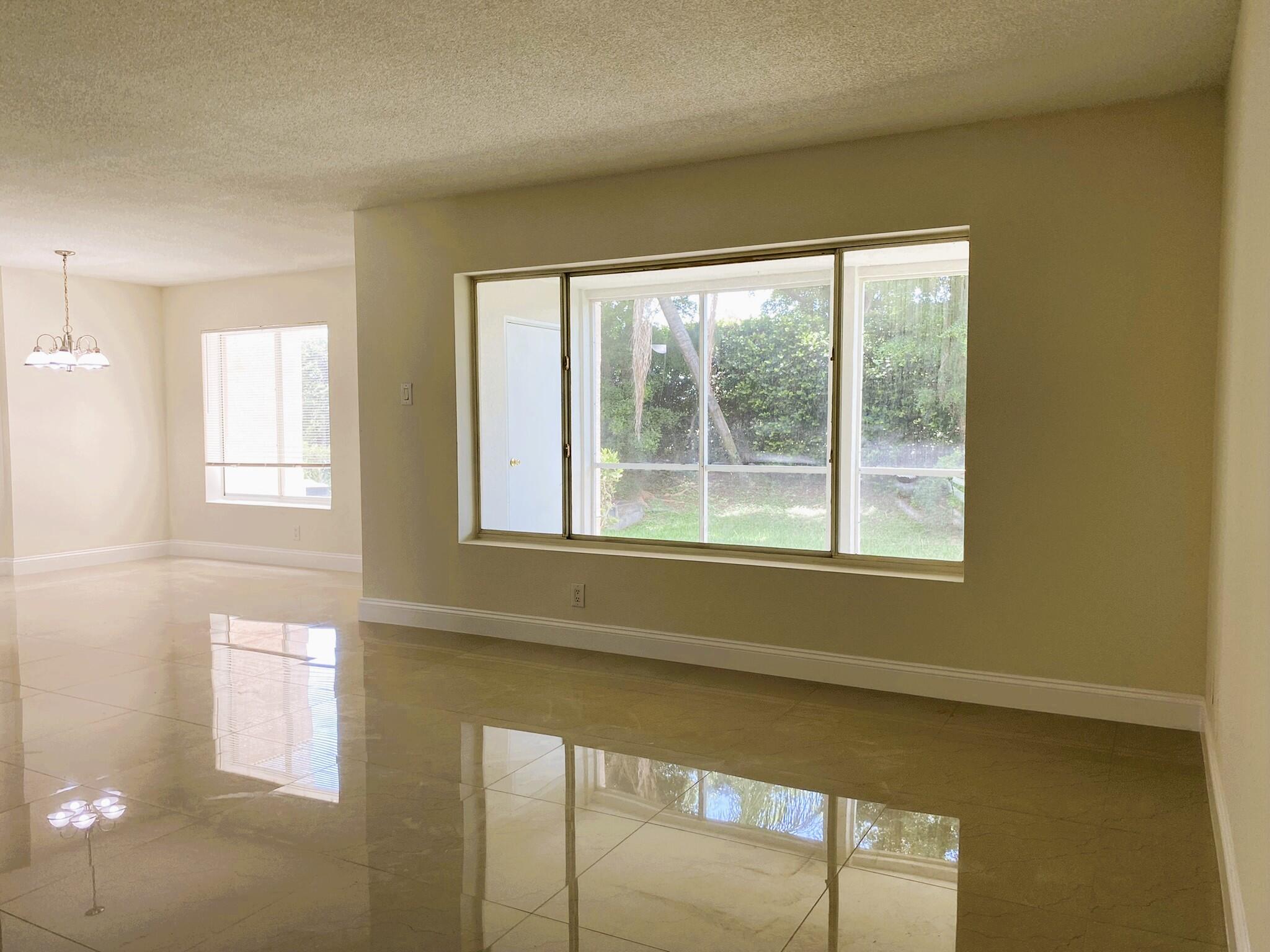 815 W Boynton Beach Boulevard 7-102 Property Photo 6
