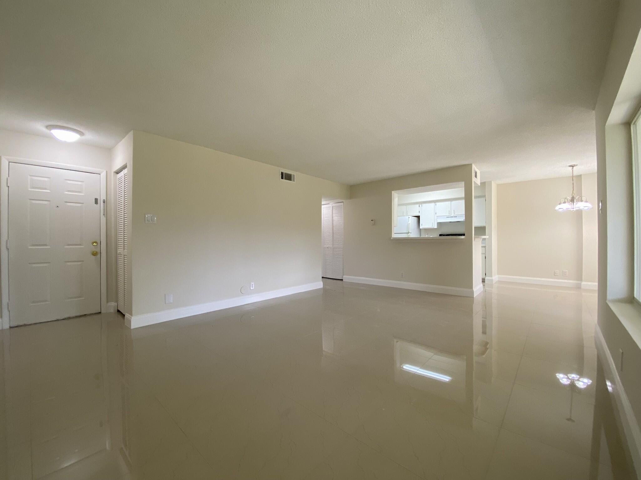 815 W Boynton Beach Boulevard 7-102 Property Photo 8