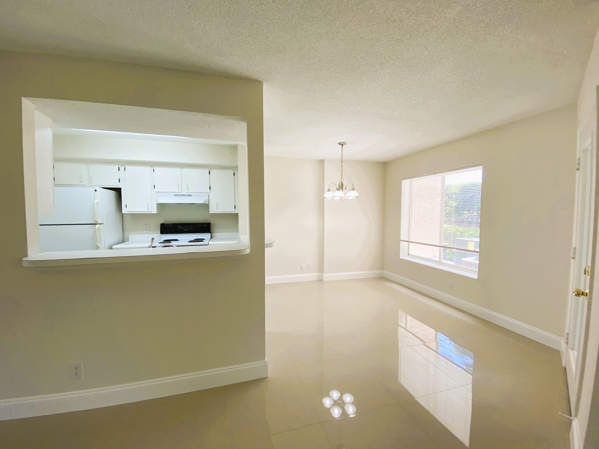 815 W Boynton Beach Boulevard 7-102 Property Photo 9