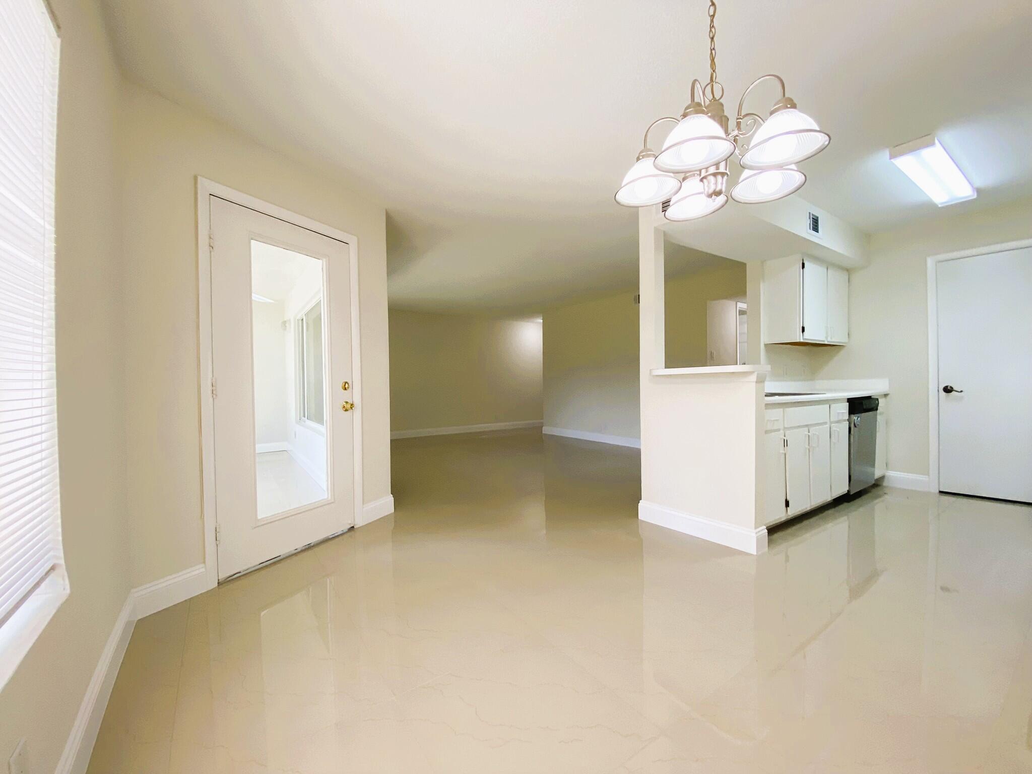 815 W Boynton Beach Boulevard 7-102 Property Photo 10