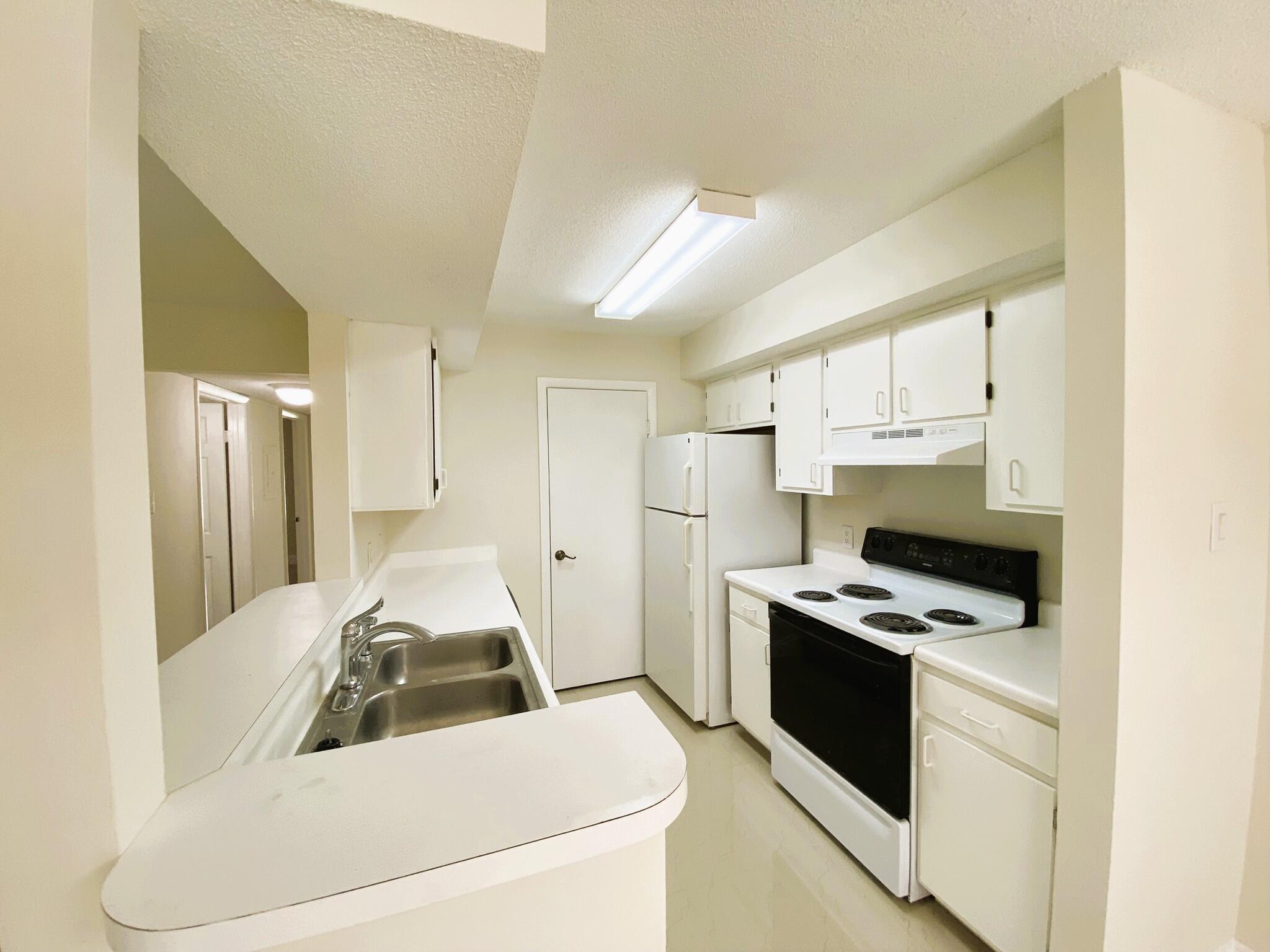 815 W Boynton Beach Boulevard 7-102 Property Photo 12