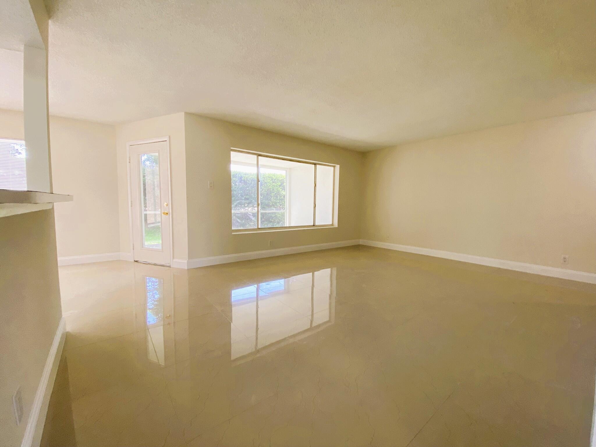 815 W Boynton Beach Boulevard 7-102 Property Photo 17