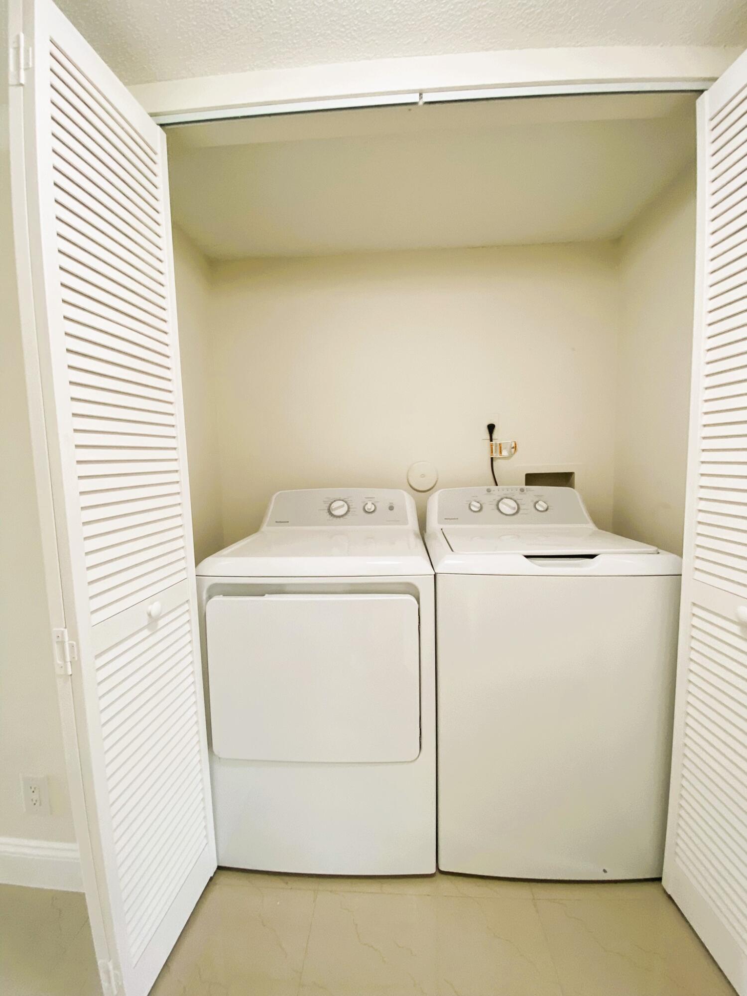 815 W Boynton Beach Boulevard 7-102 Property Photo 19