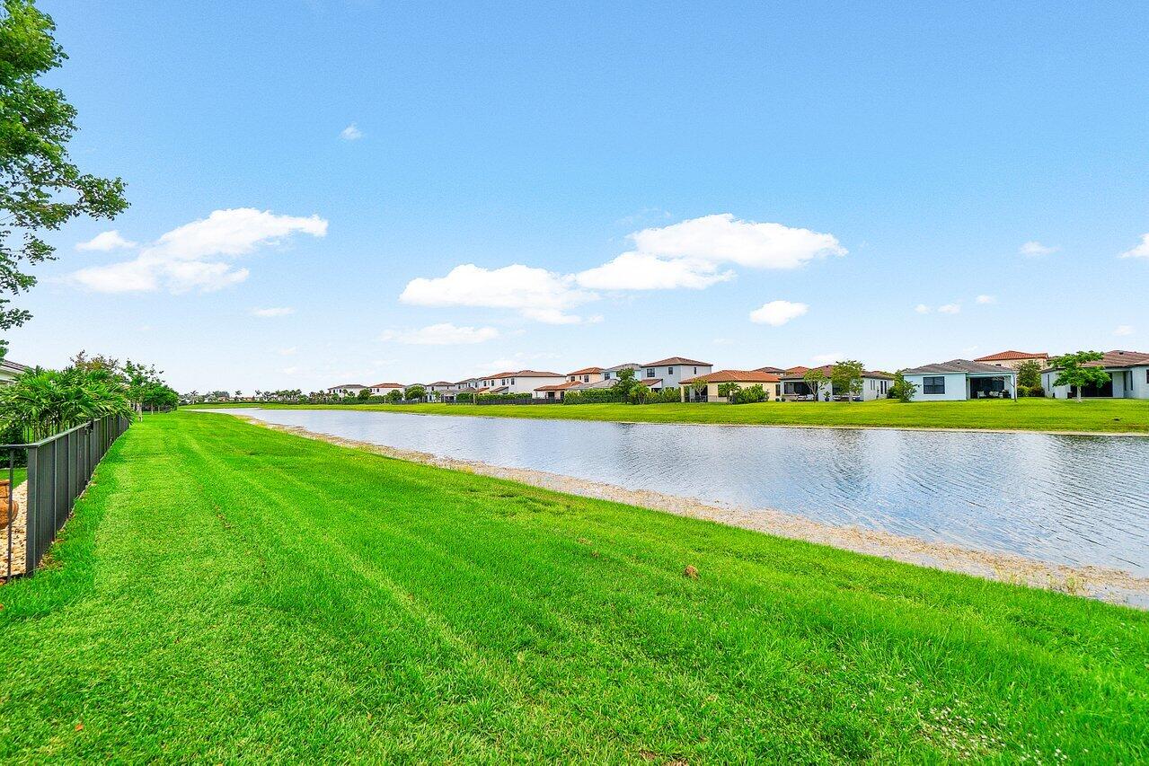 16070 Key Biscayne Lane Property Photo 4