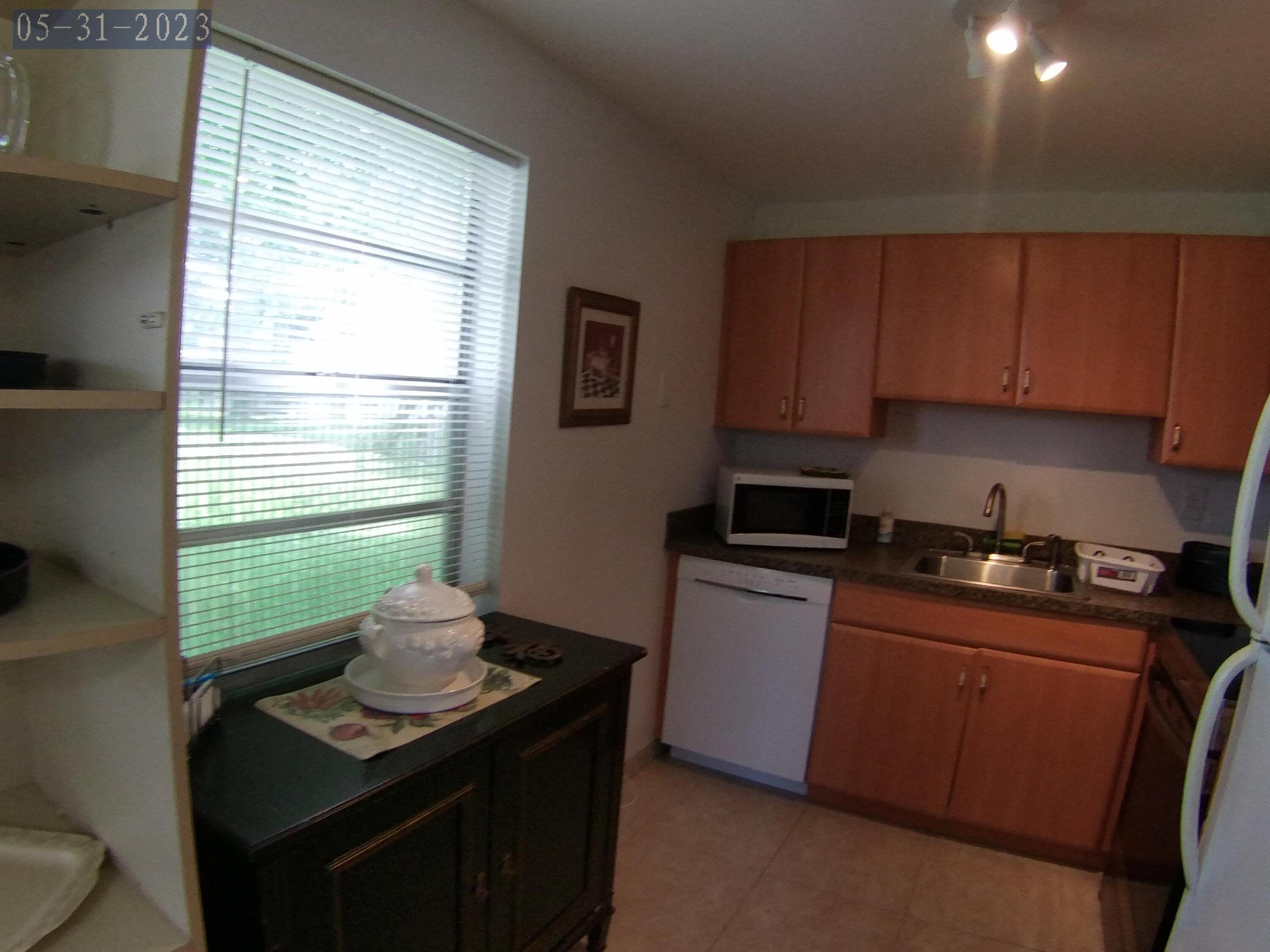 865 Flanders S Property Photo 11