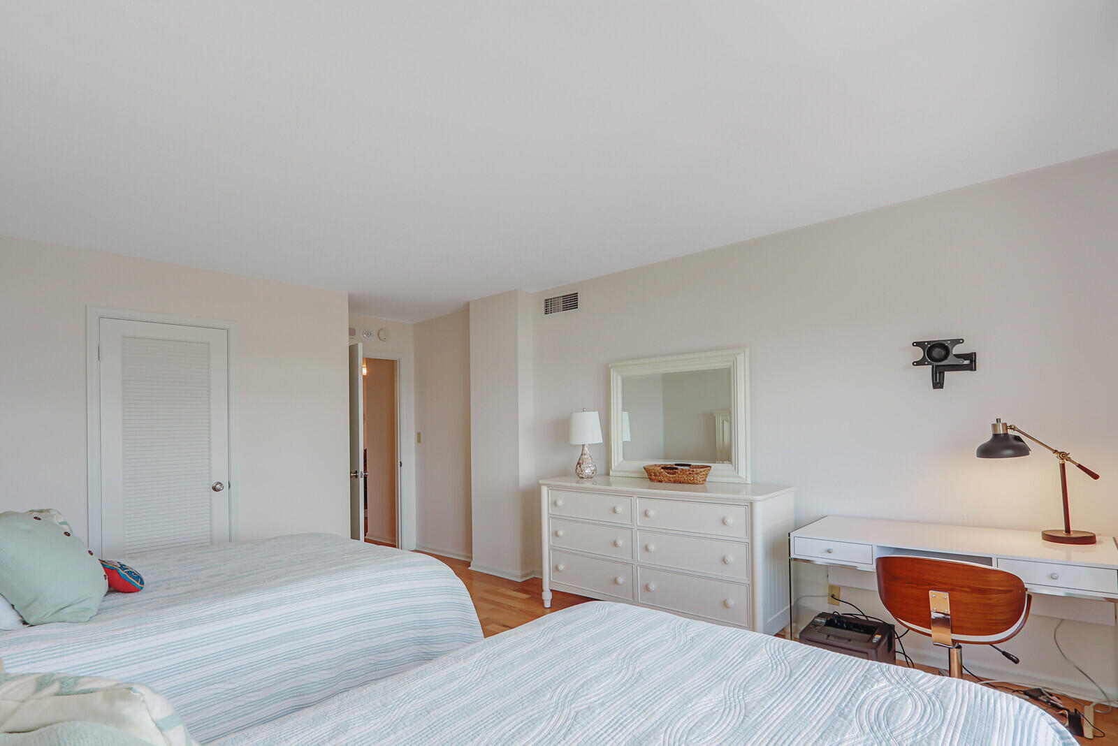5480 N Ocean Drive A10c Property Photo 32