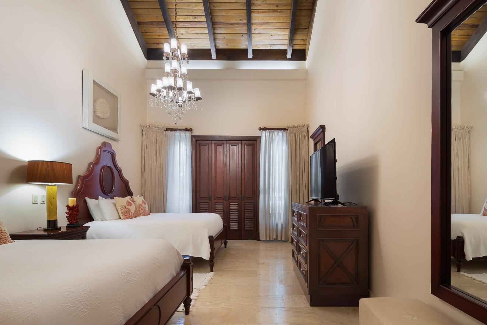 27 37 Property Photo 24
