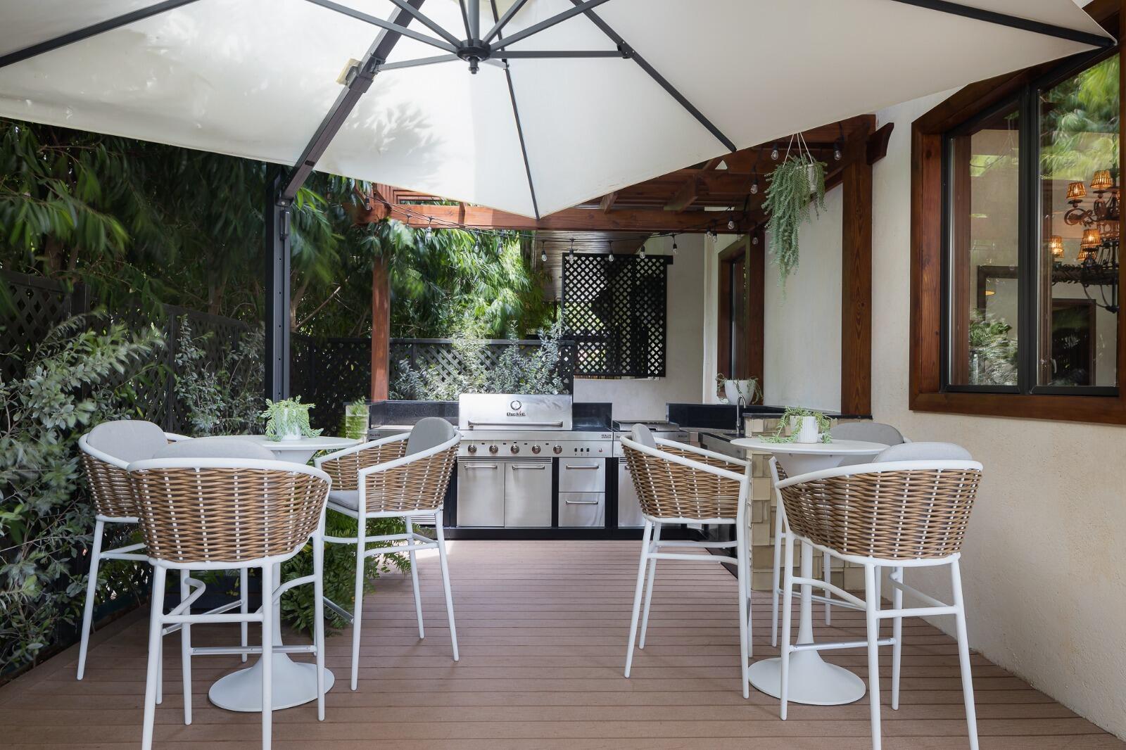 27 37 Property Photo 50