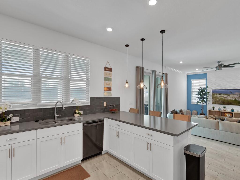 475 Strand Drive Property Photo 8