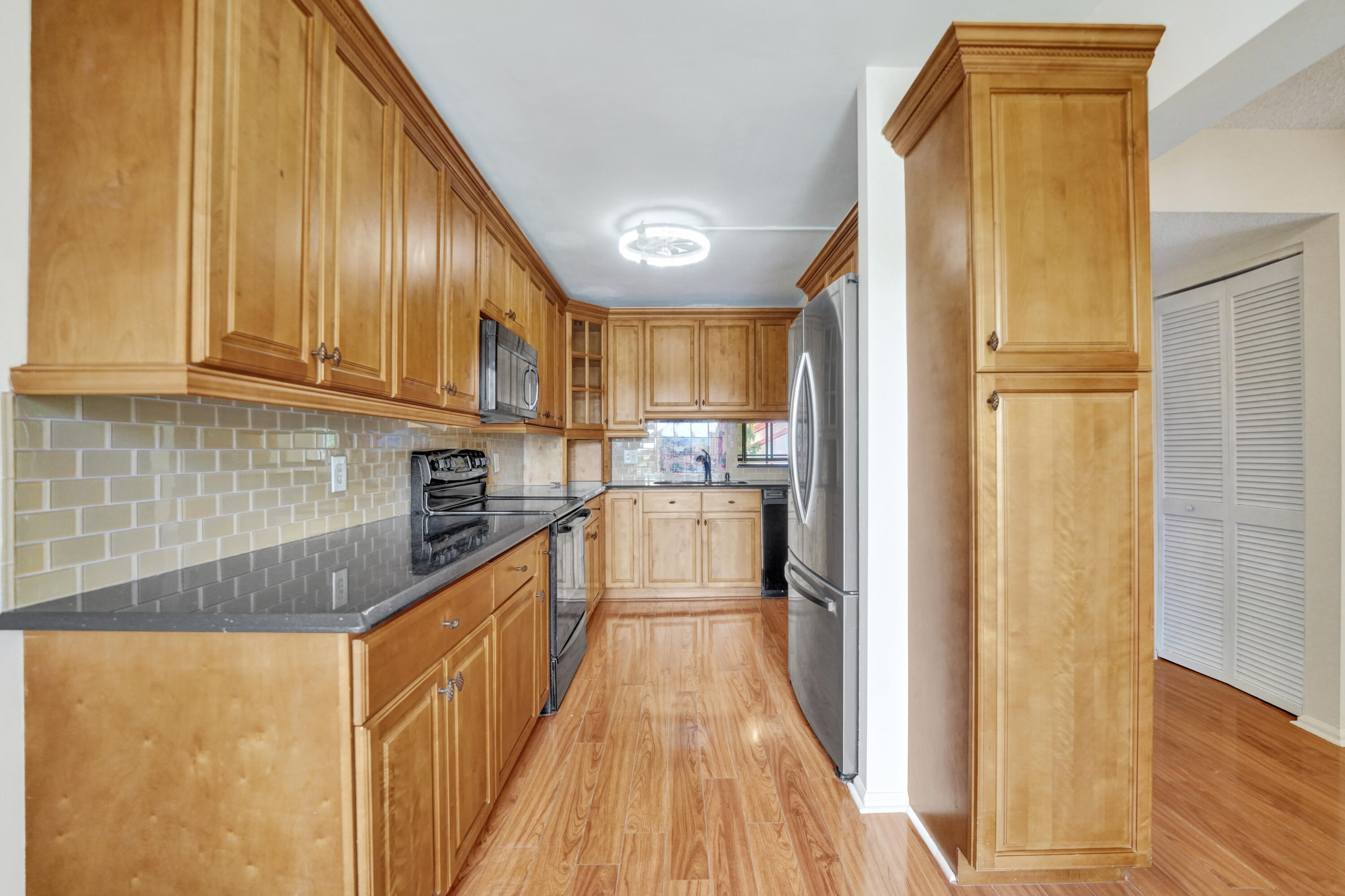 5306 Cedar Lake Drive 201 Property Photo 6