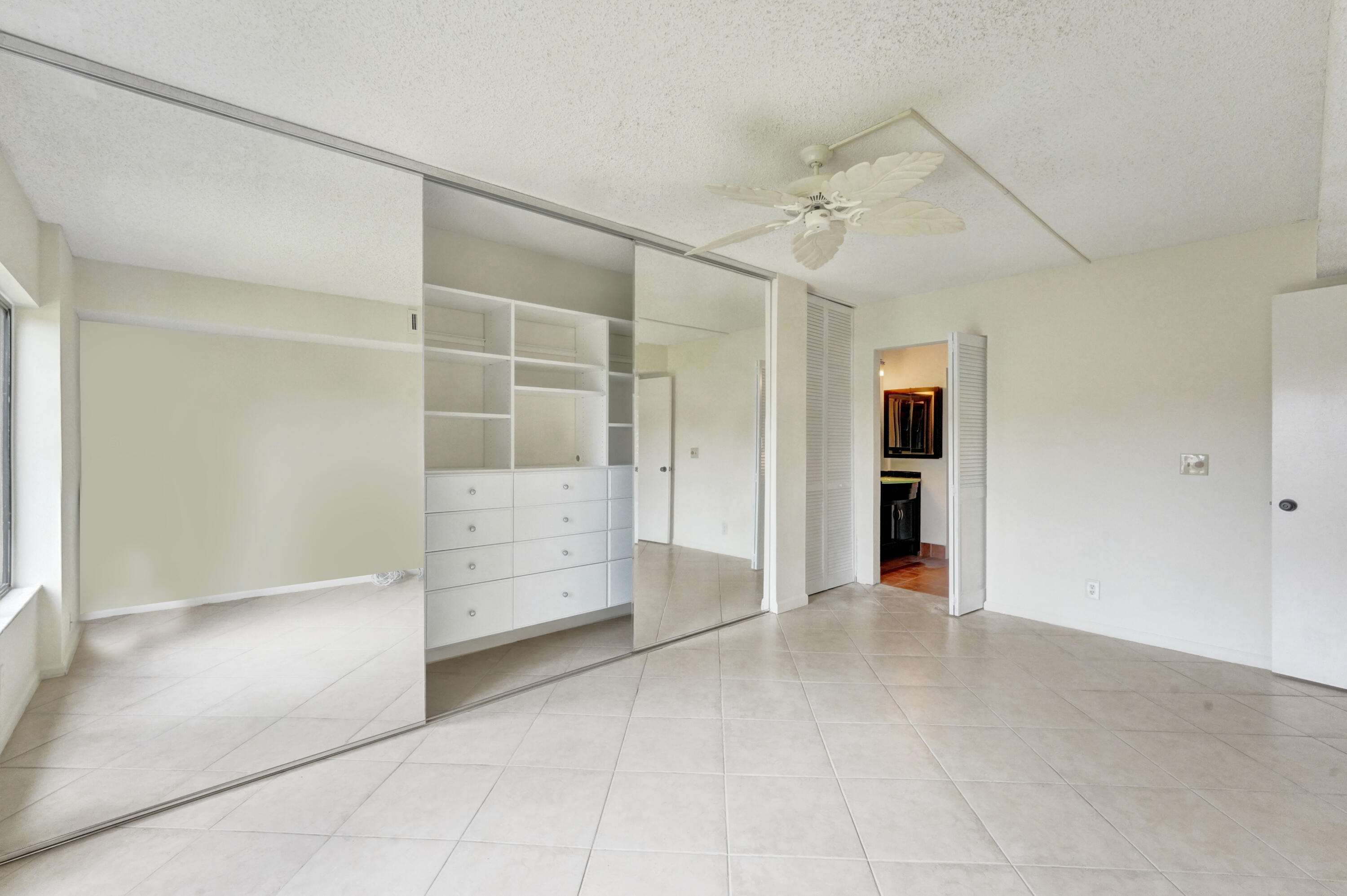 5306 Cedar Lake Drive 201 Property Photo 20