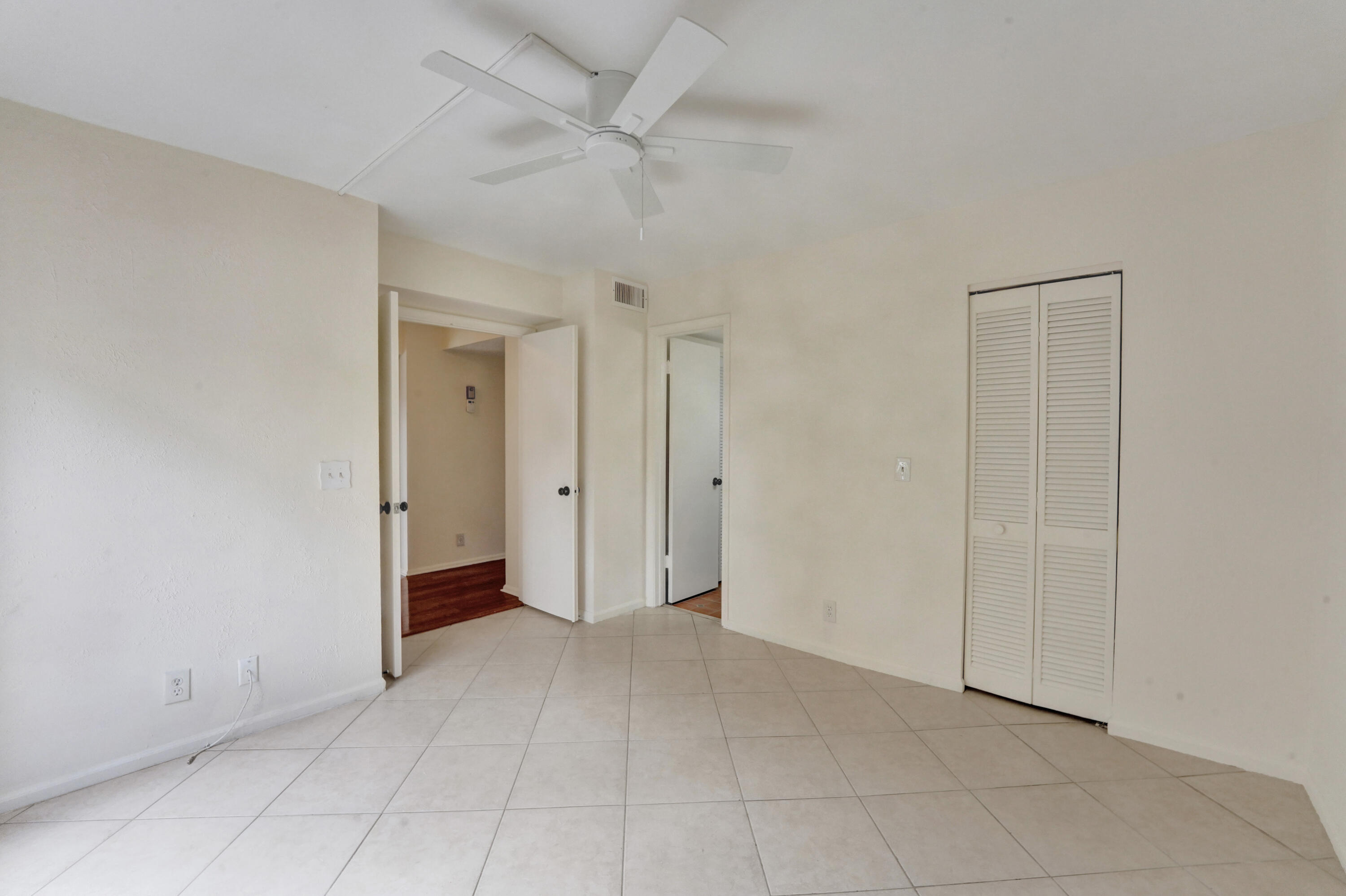 5306 Cedar Lake Drive 201 Property Photo 31