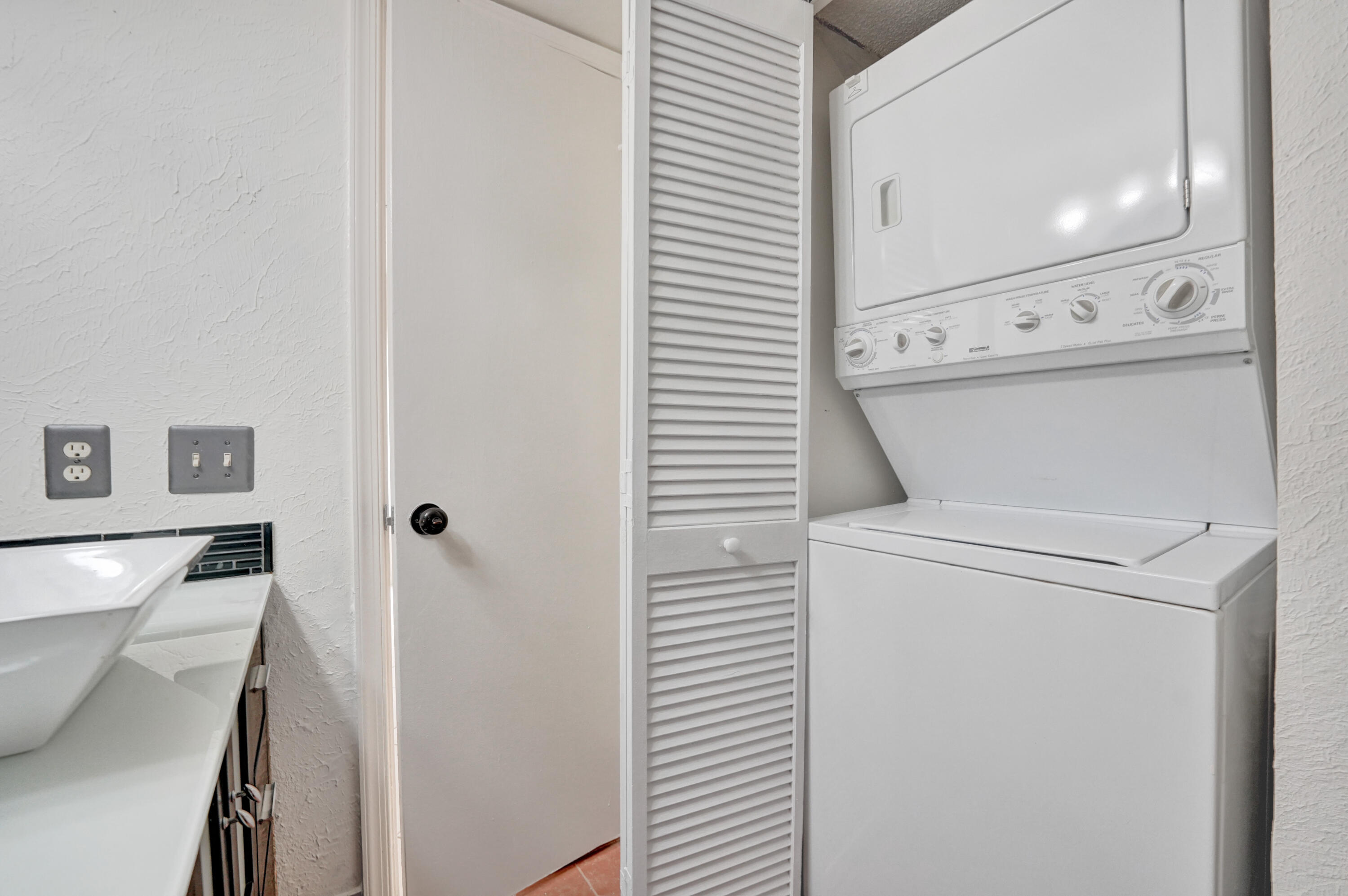 5306 Cedar Lake Drive 201 Property Photo 34