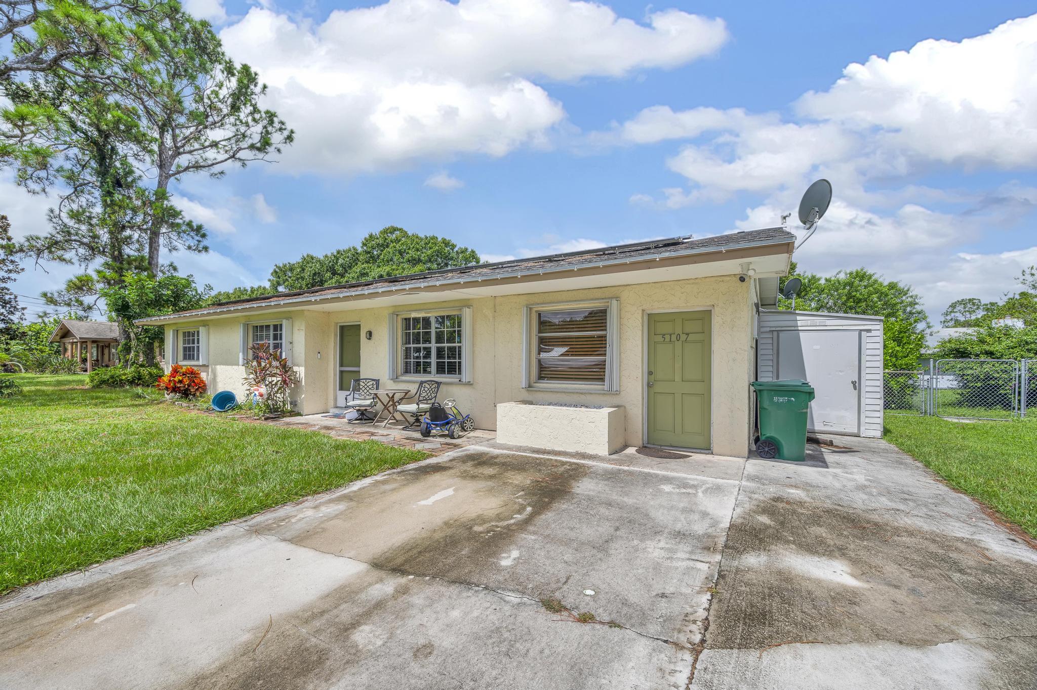 5107 Palm Drive Property Photo 1