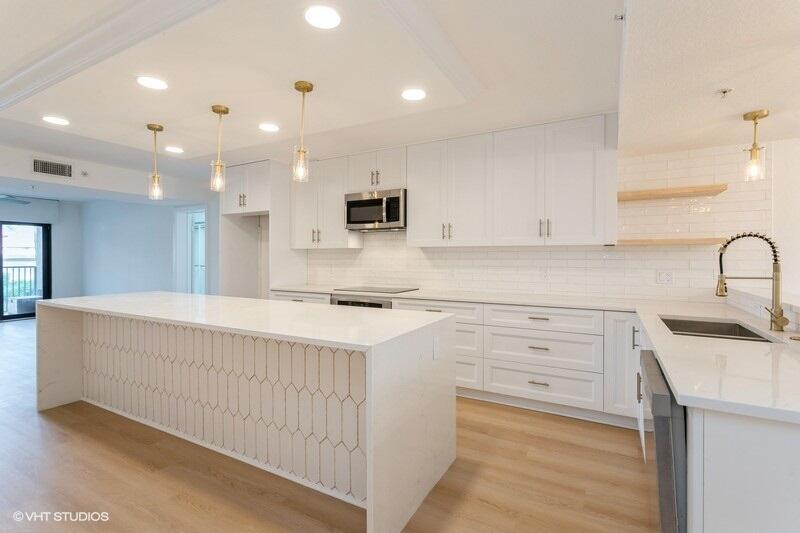 601 SEAFARER Circle 101 Property Photo 1