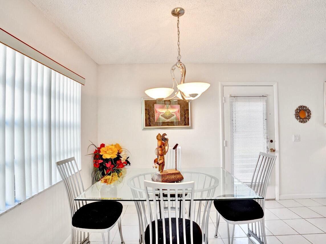 298 Burgundy G Property Photo 14