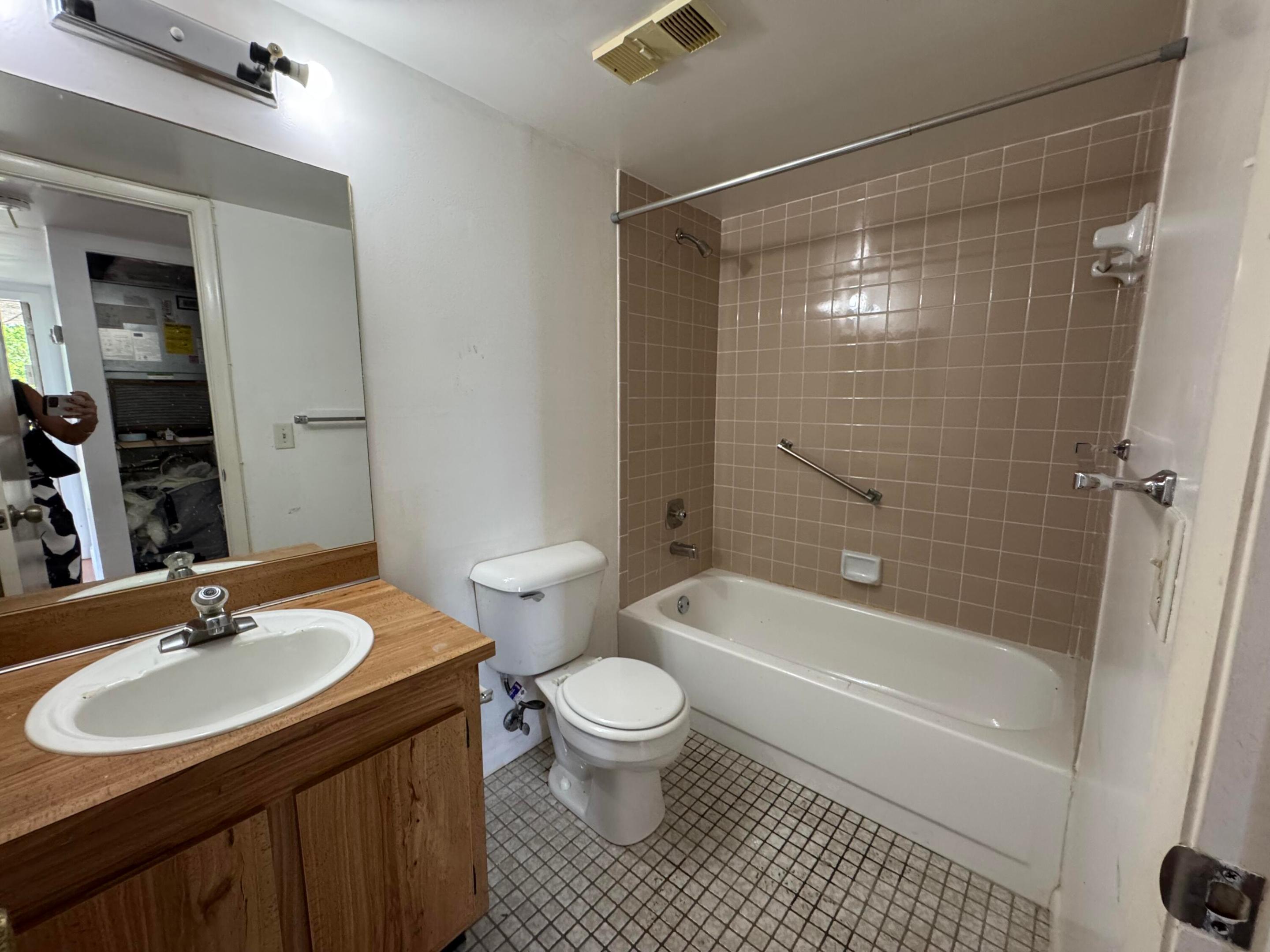 10304 Sunrise Lakes Blvd 312 Property Photo 6