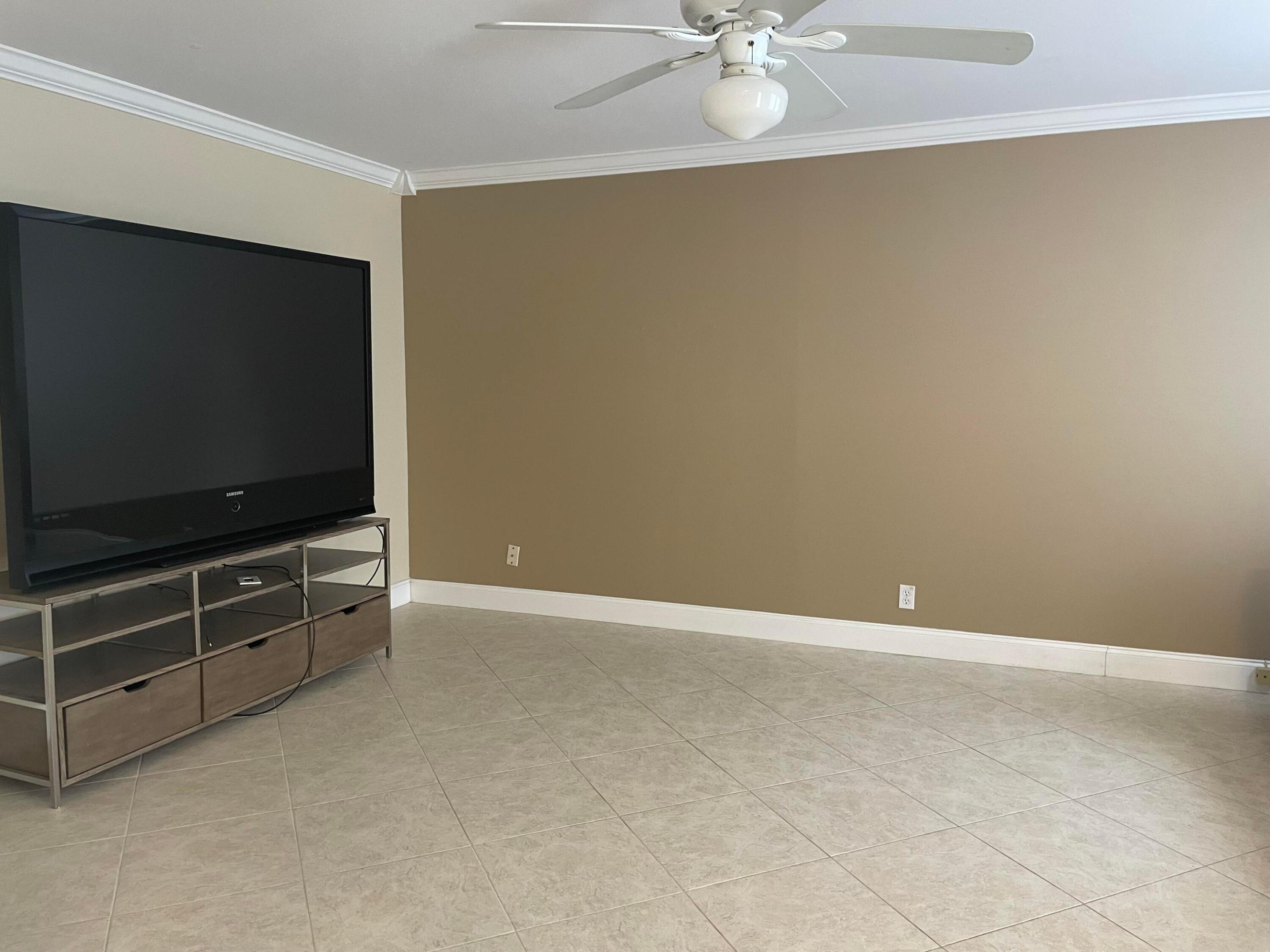 564 Brittany L Property Photo 5