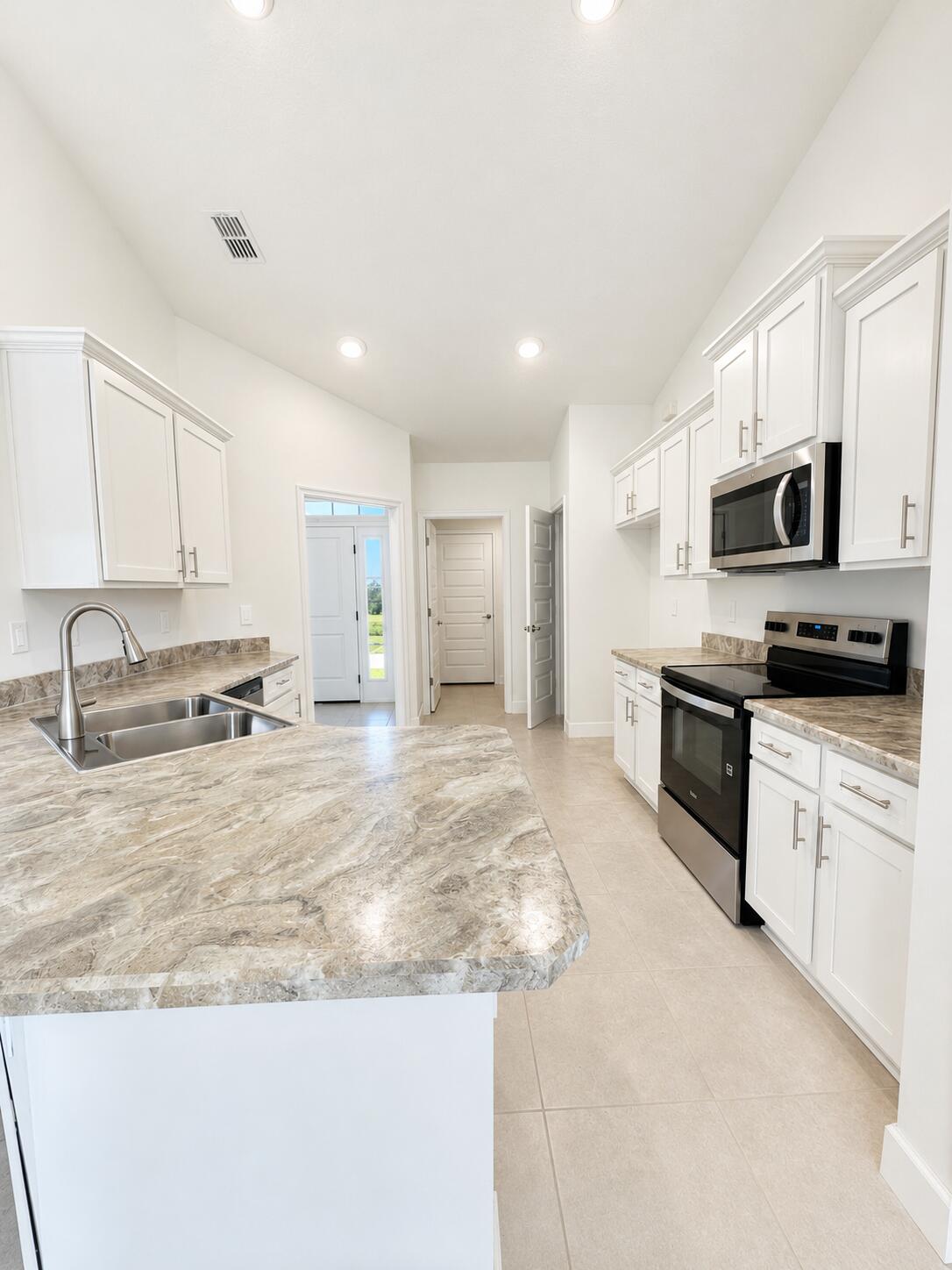 3009 Sw Savona Boulevard Property Photo 4