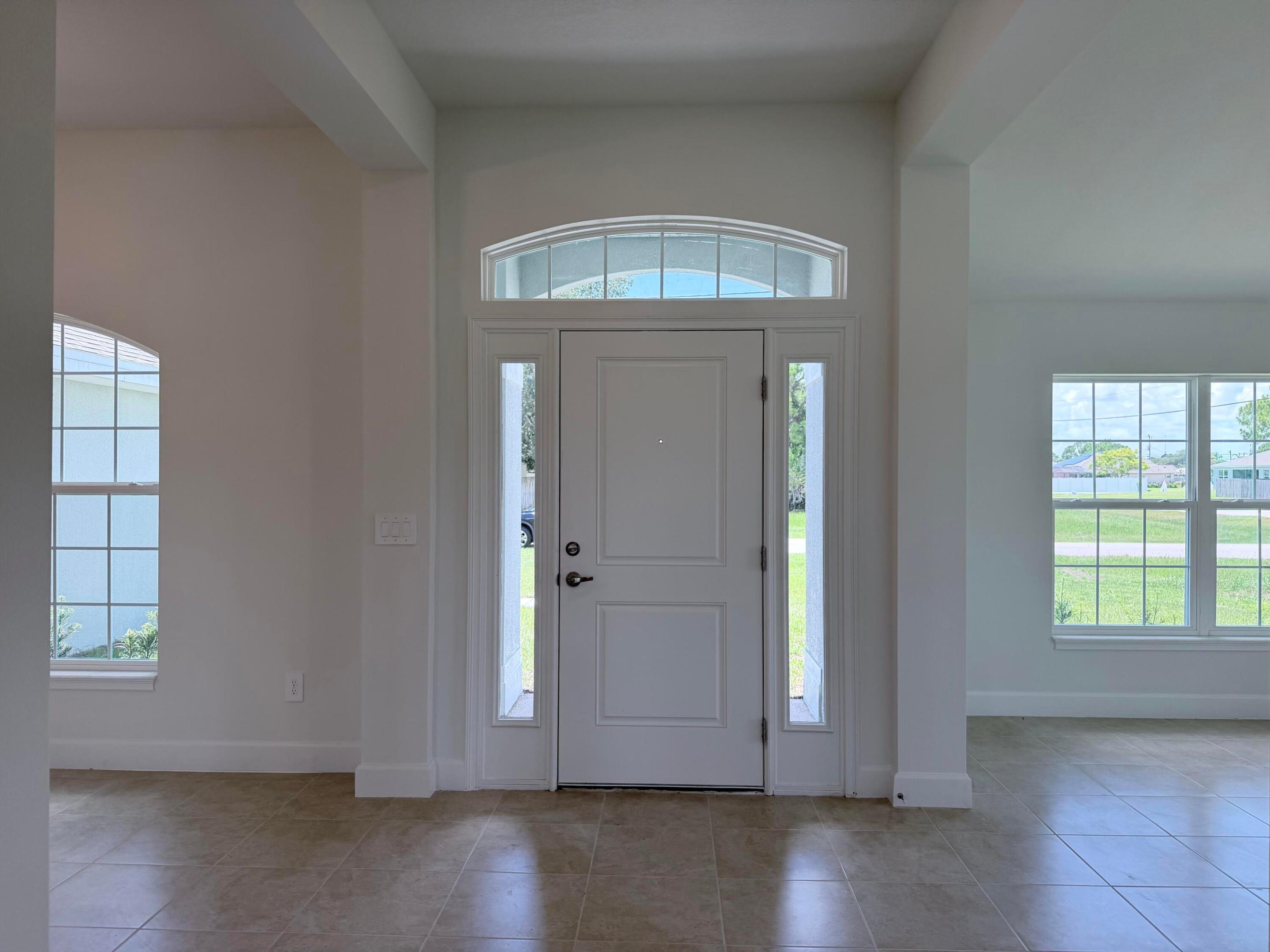 5801 Nw Dana Circle Property Photo 3