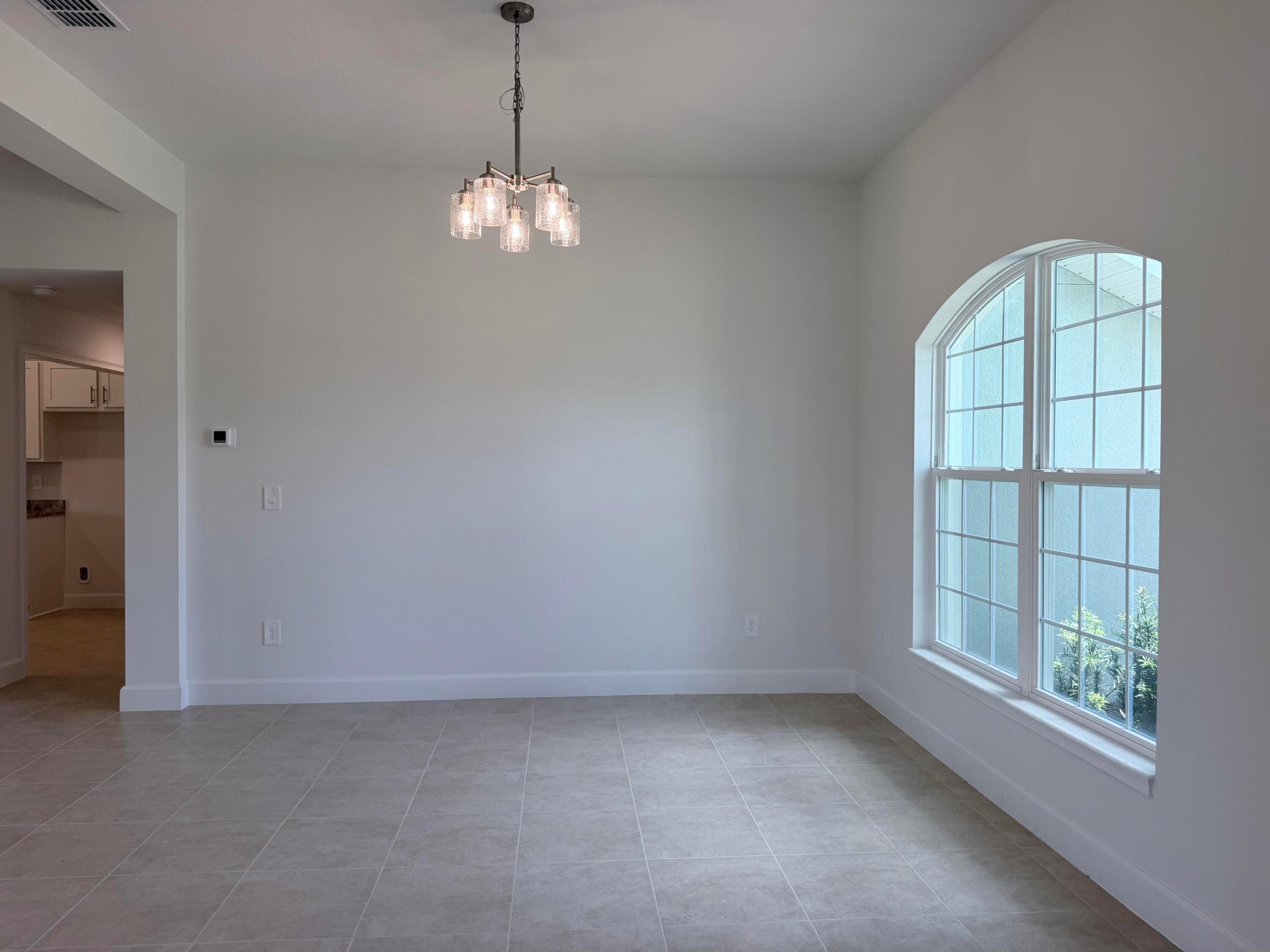 5801 Nw Dana Circle Property Photo 5