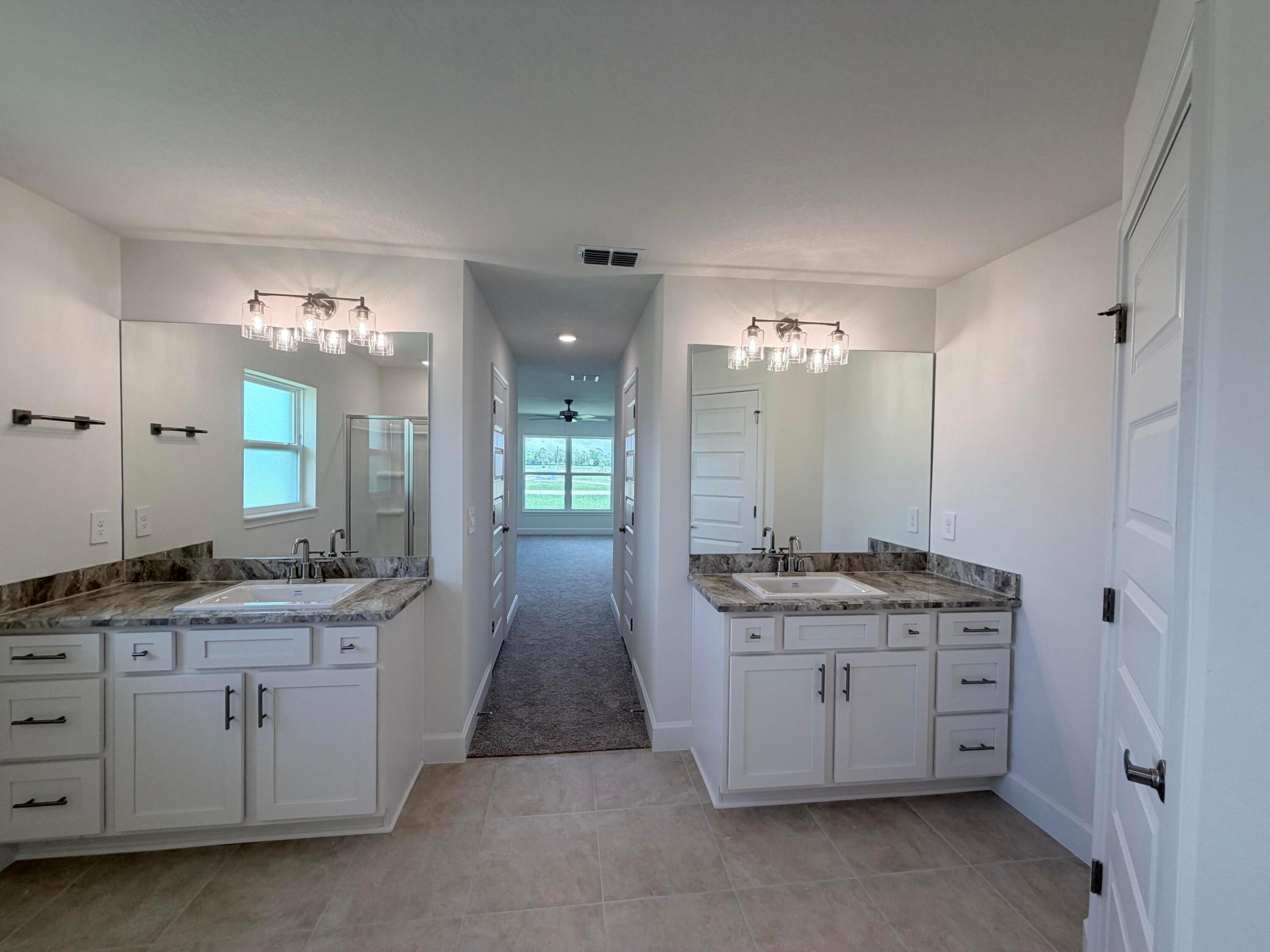 5801 Nw Dana Circle Property Photo 12