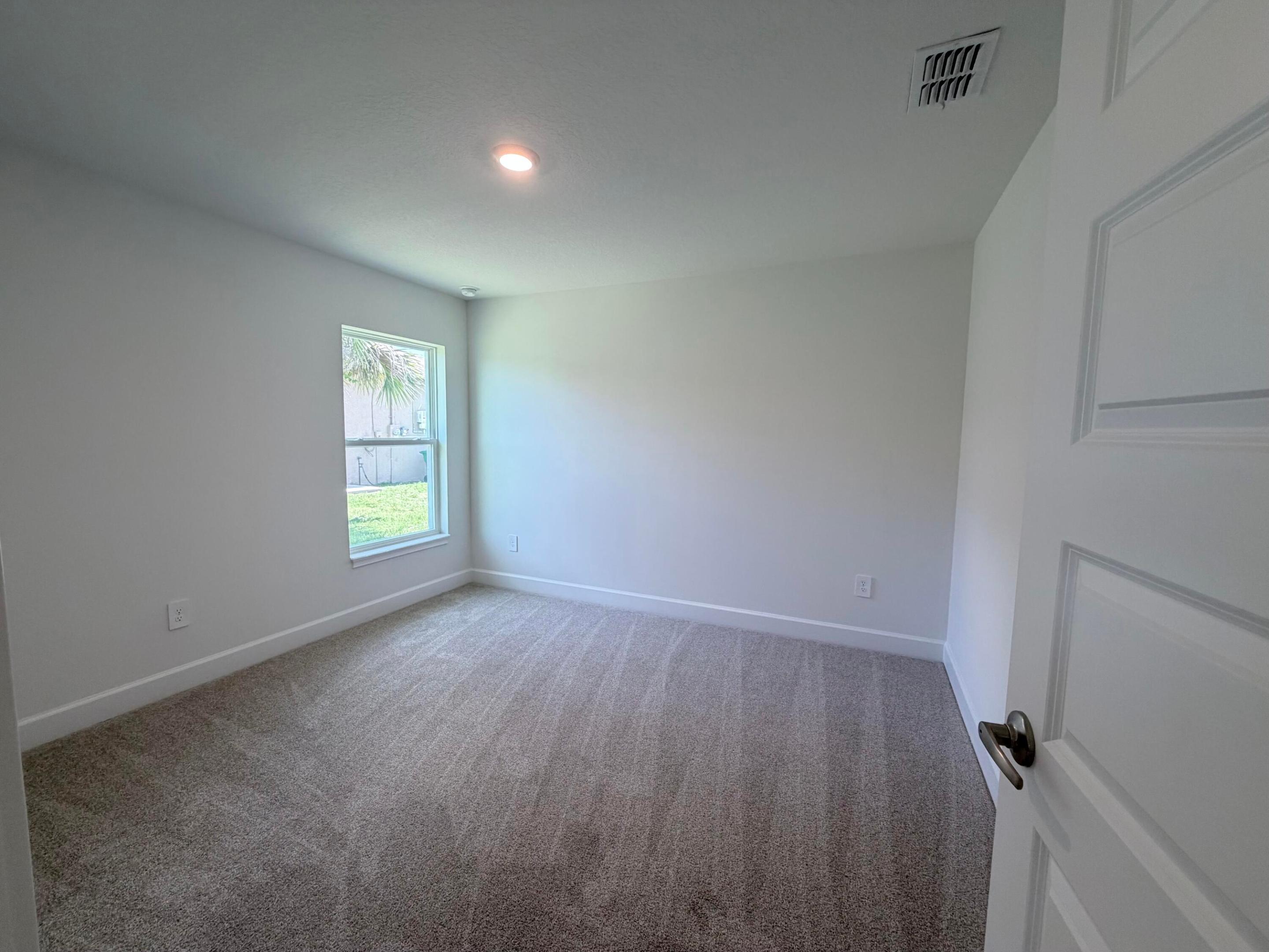 5801 Nw Dana Circle Property Photo 15