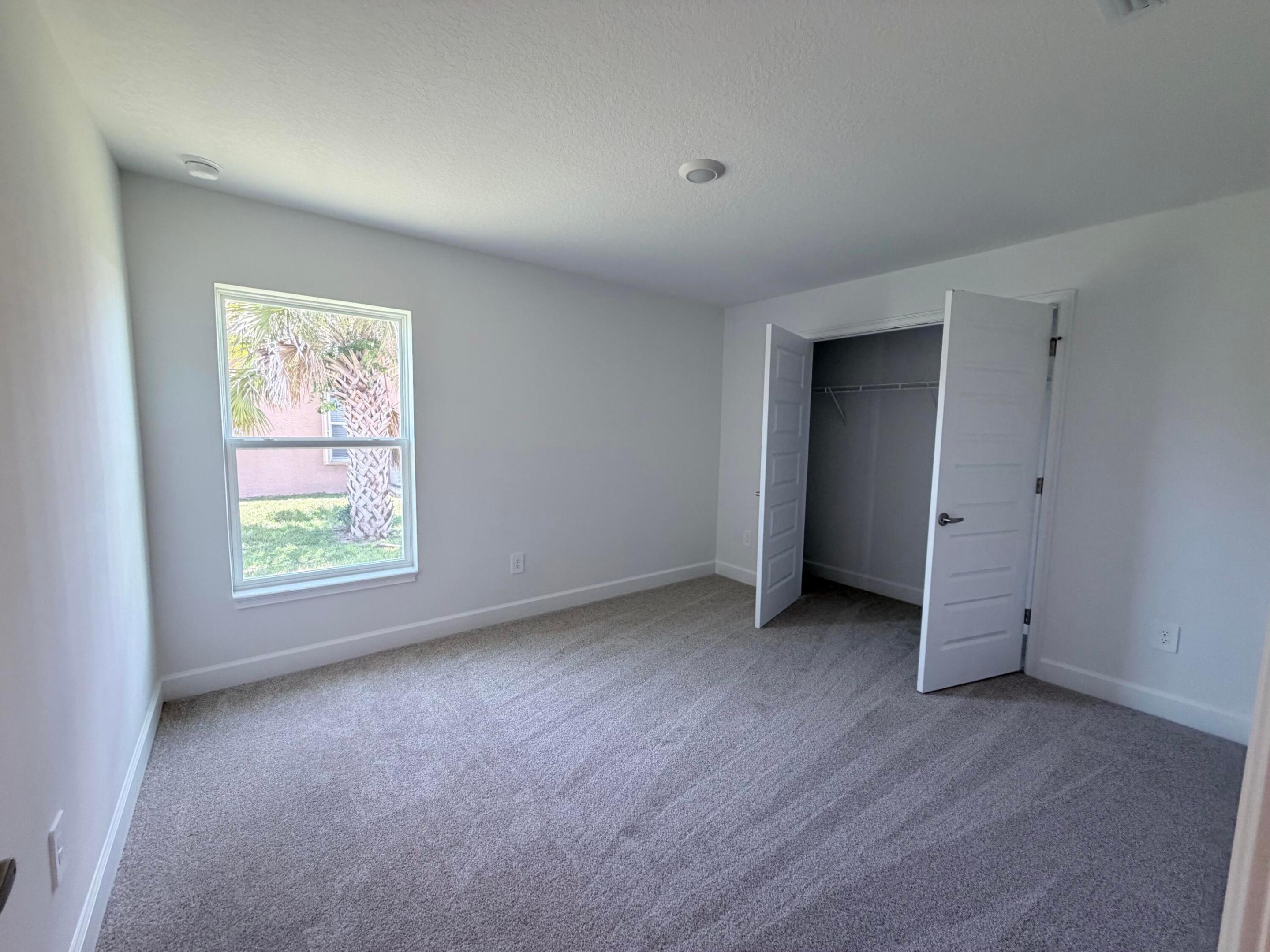 5801 Nw Dana Circle Property Photo 17