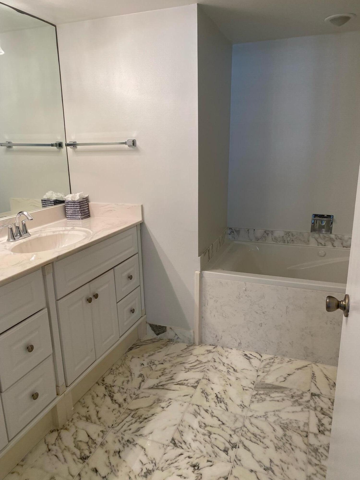3400 N Ocean Drive 706 Property Photo 19