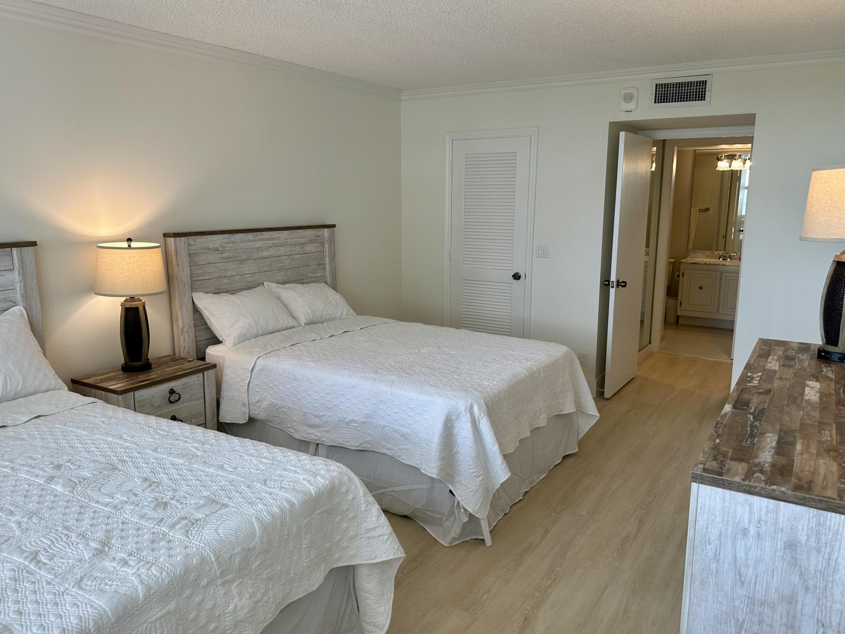 3400 N Ocean Drive 706 Property Photo 22