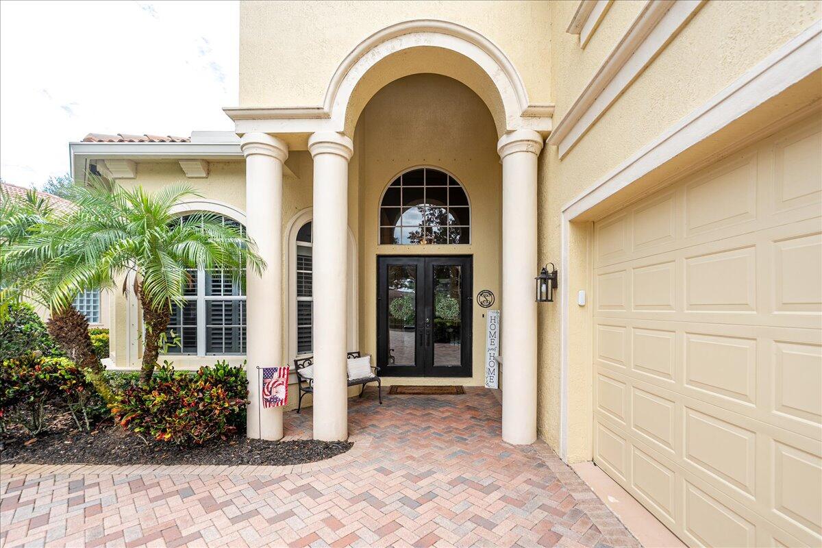 8809 Champions Way Property Photo 6