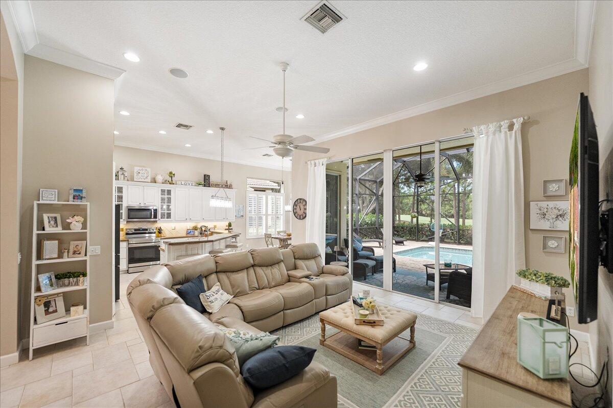 8809 Champions Way Property Photo 13